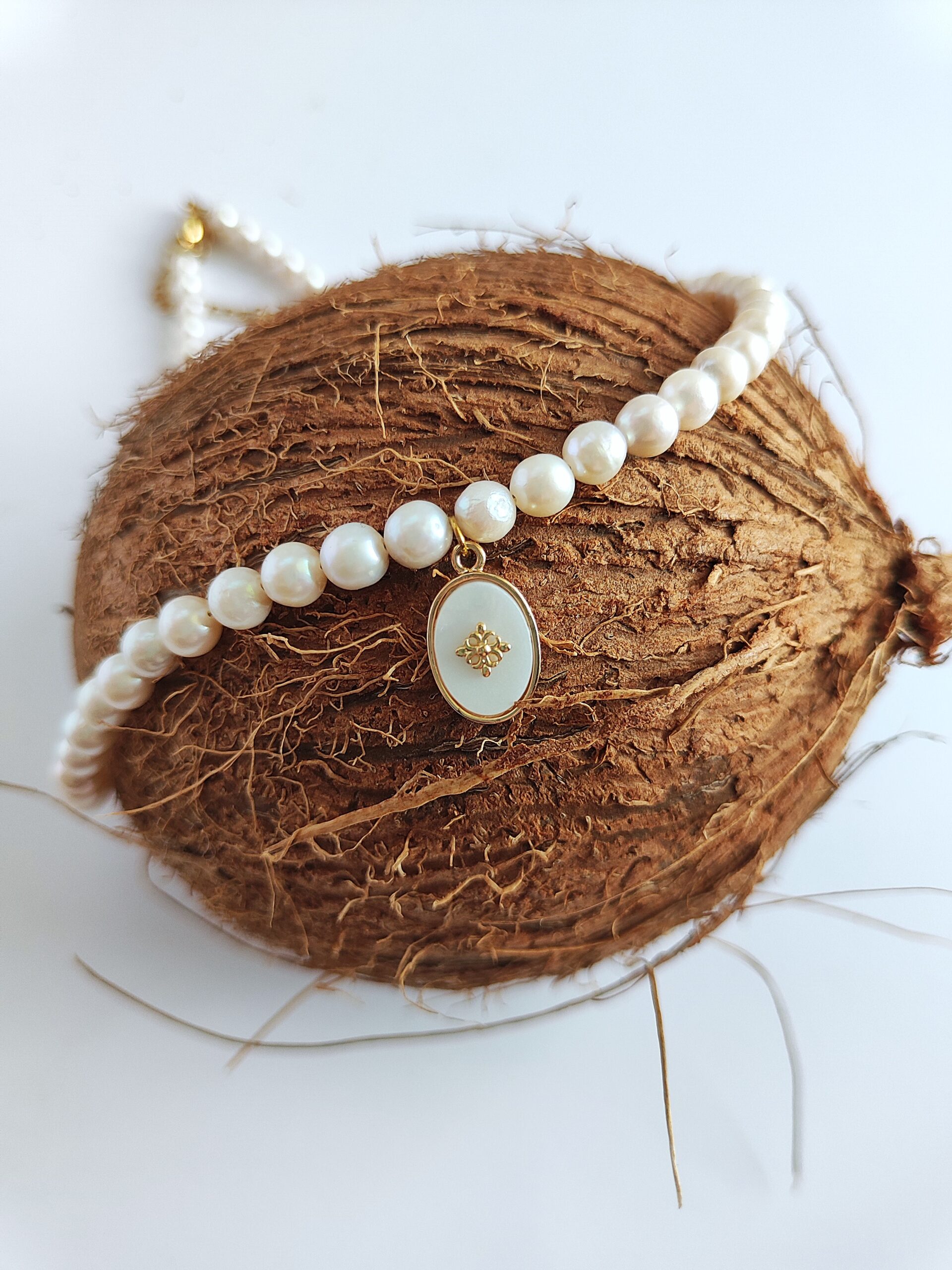 Upinių perlų vėrinys