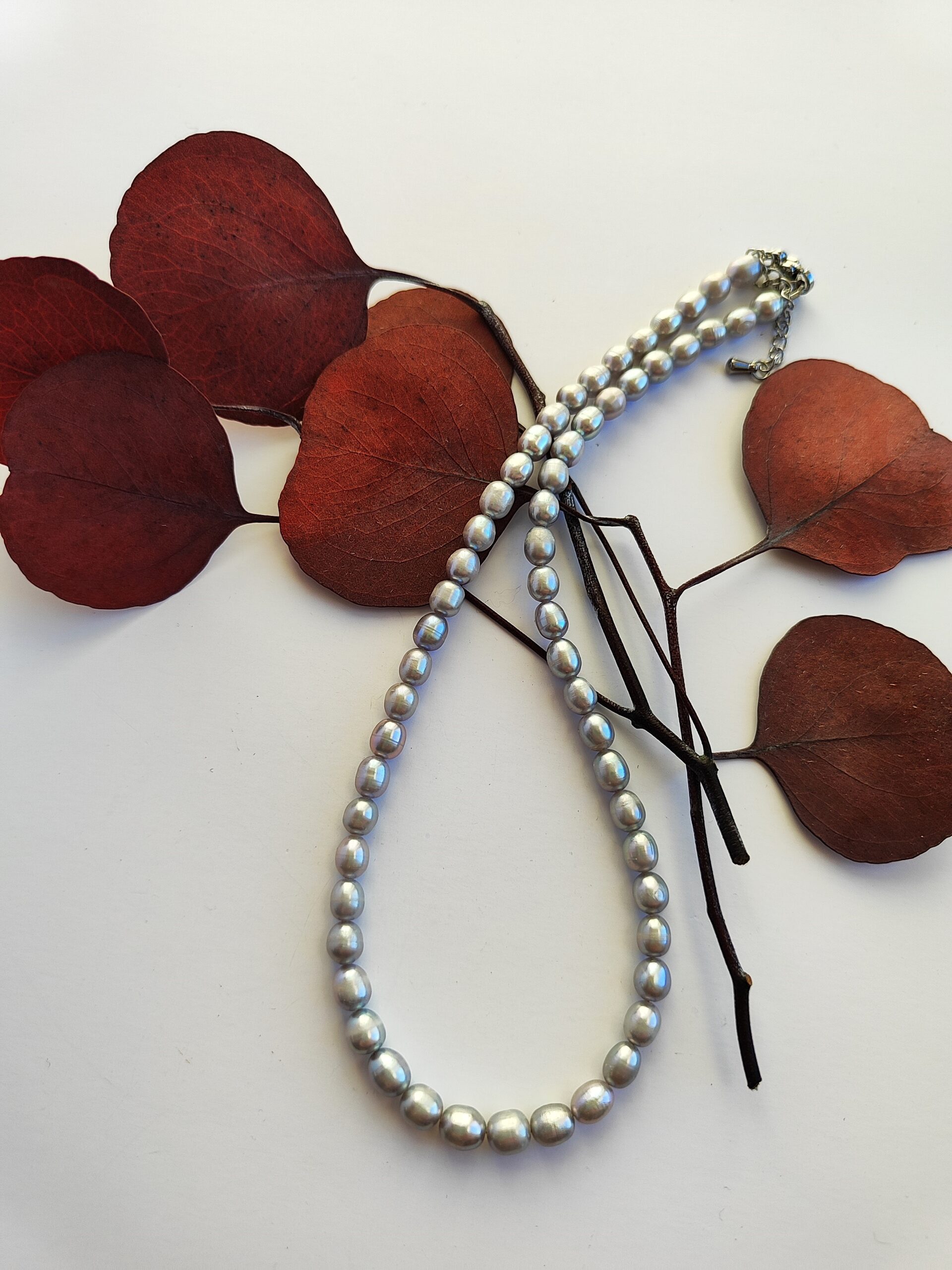 Upinių perlų vėrinys