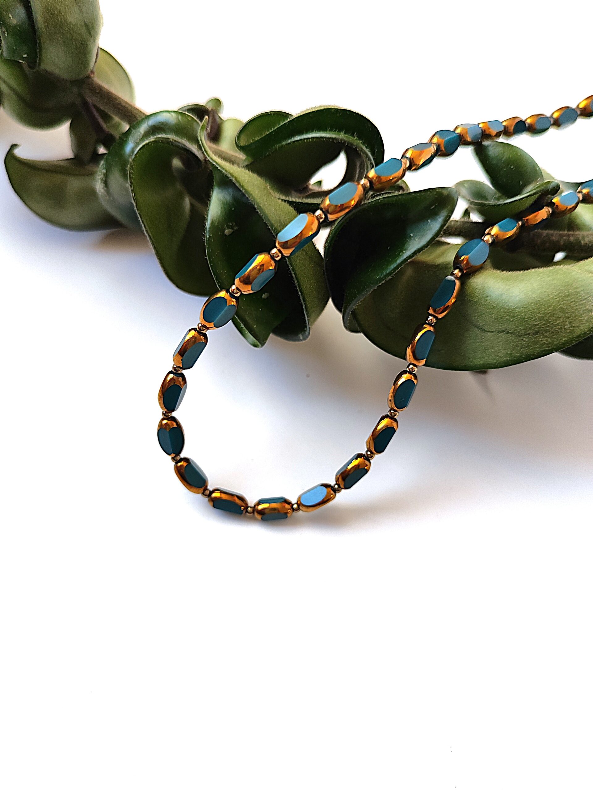 Stiklo ir hematito vėrinys