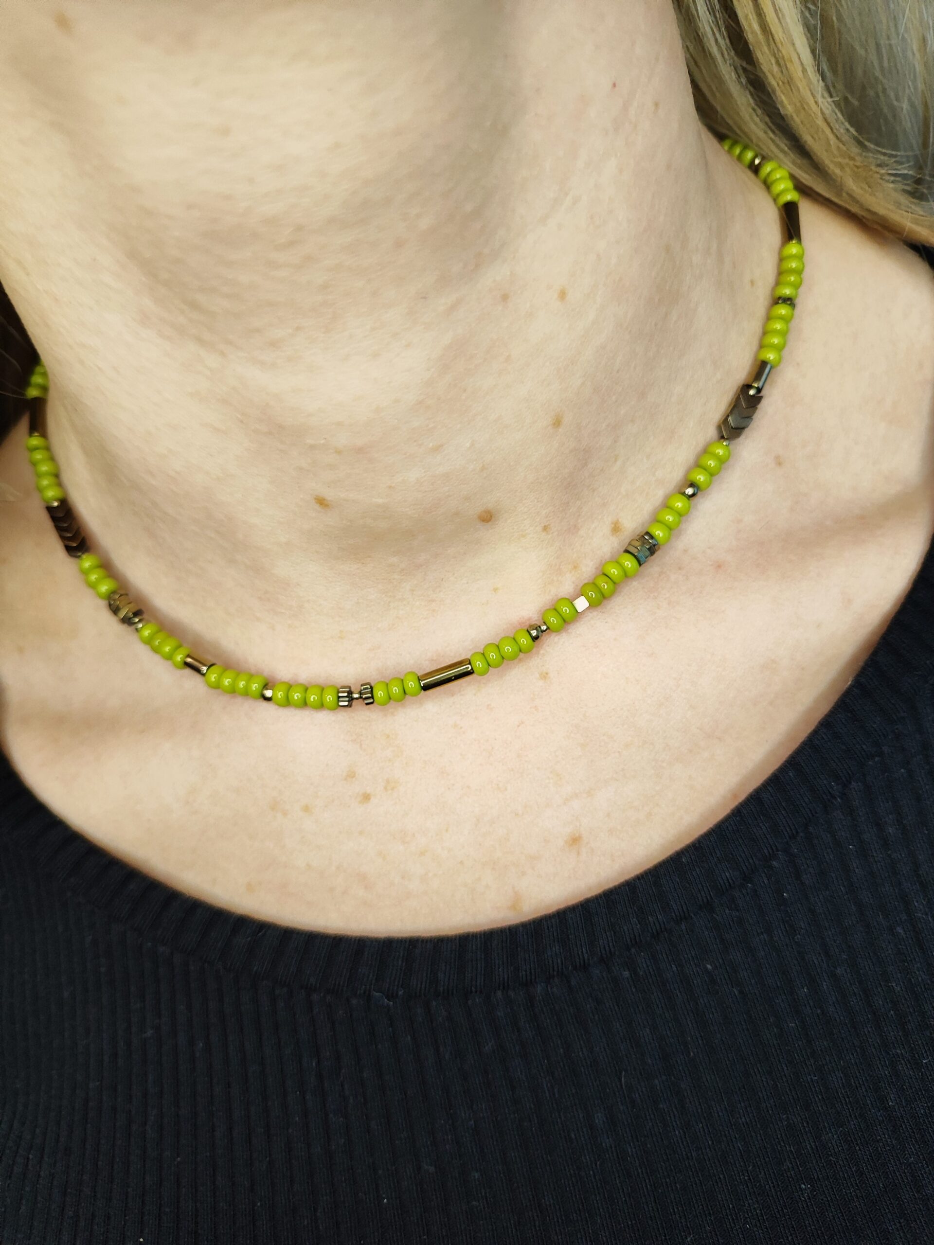 Samaninės spalvos stiklo vėrinys