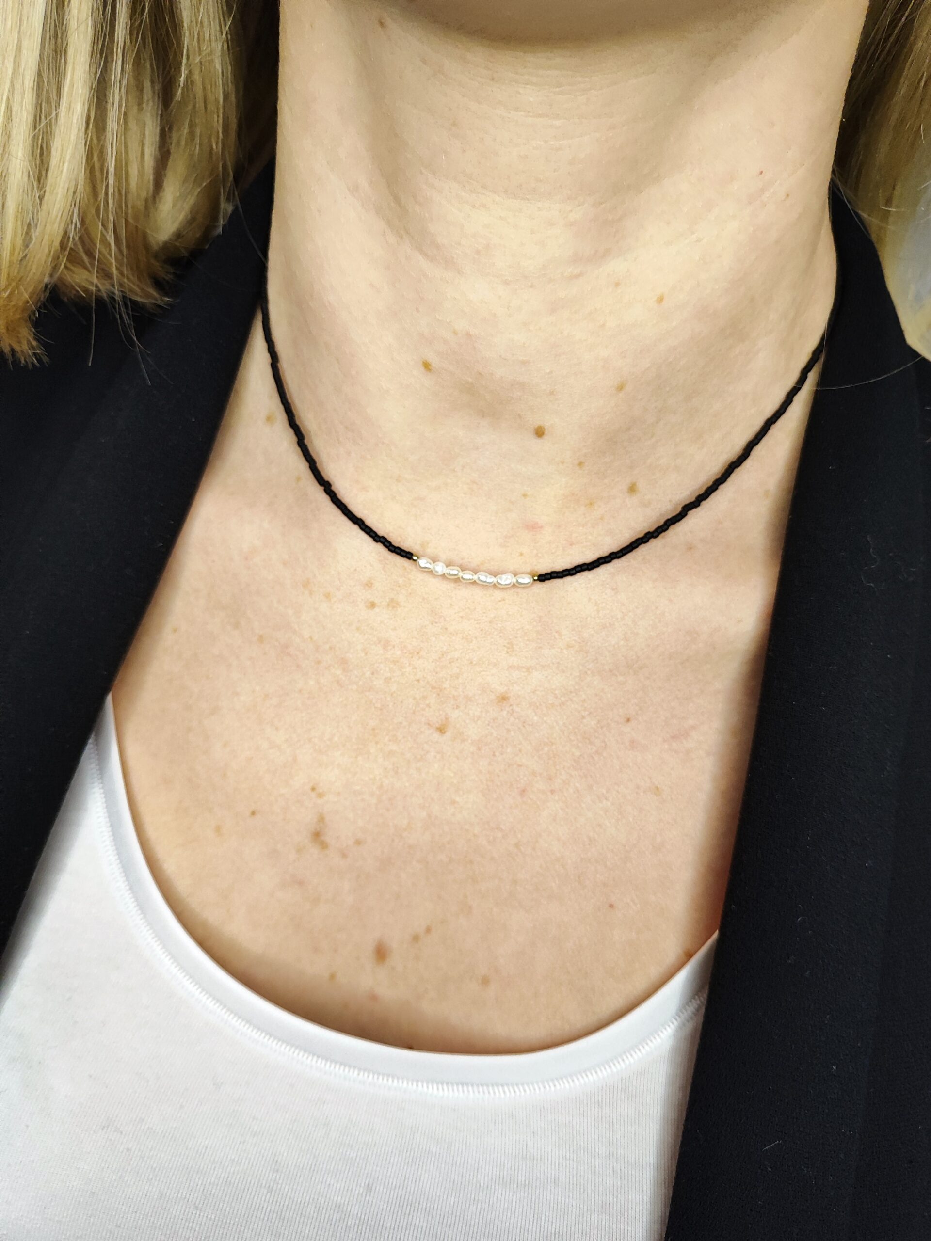 Stiklo ir upinių perlų vėrinys