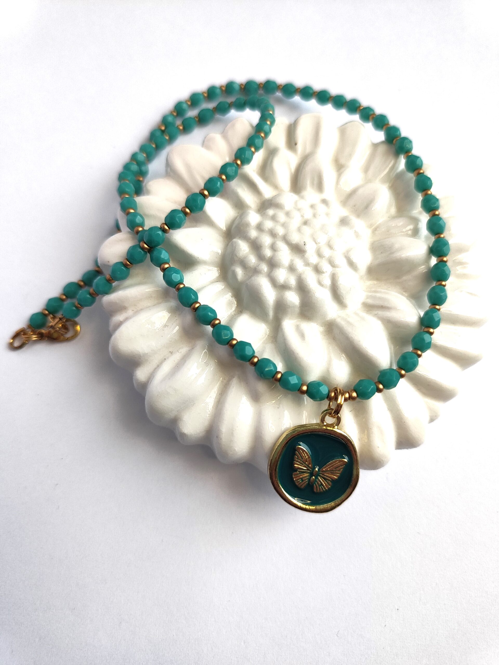 Žalsvo stiklo vėrinys