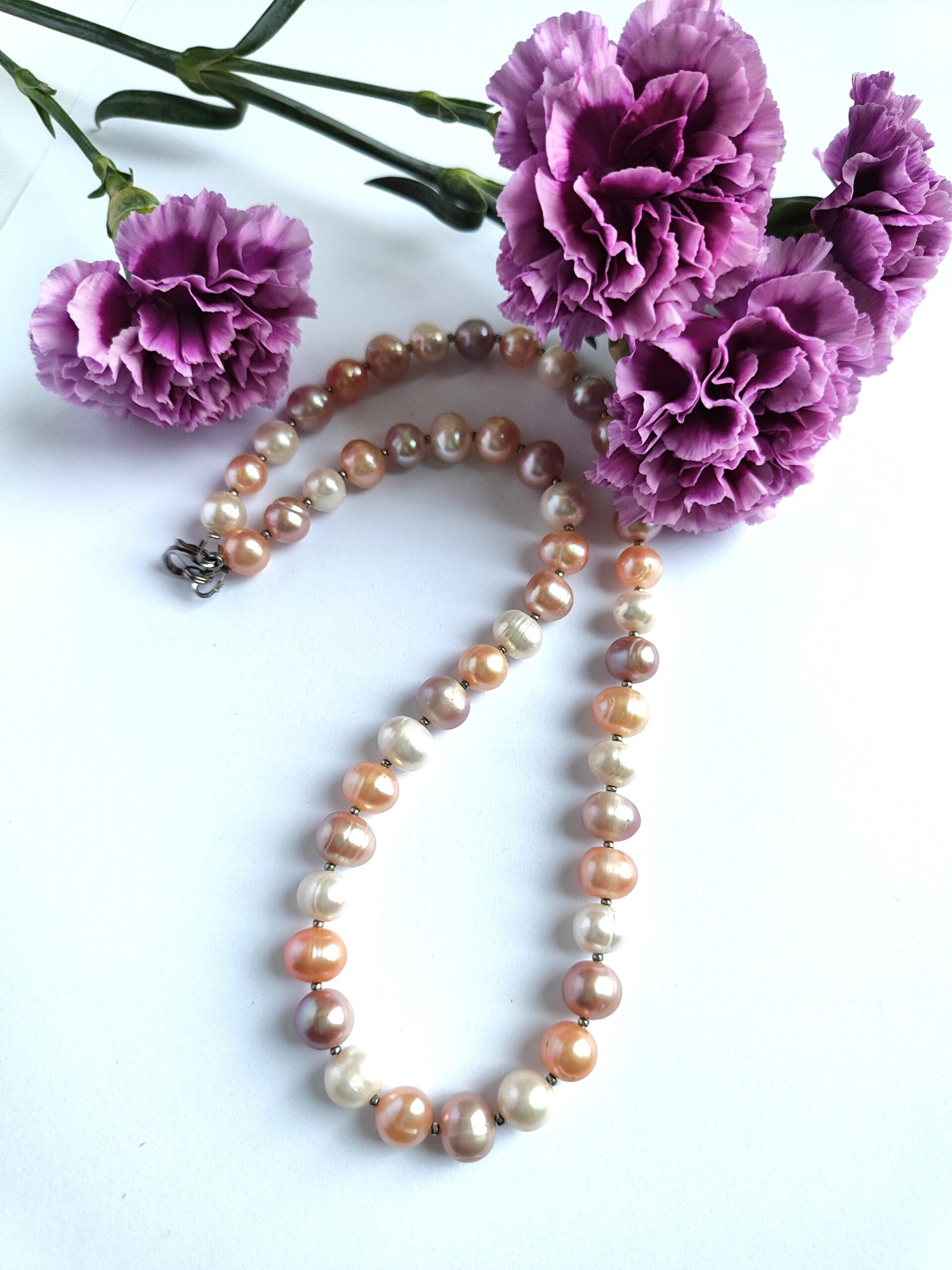 Upinių perlų vėrinys