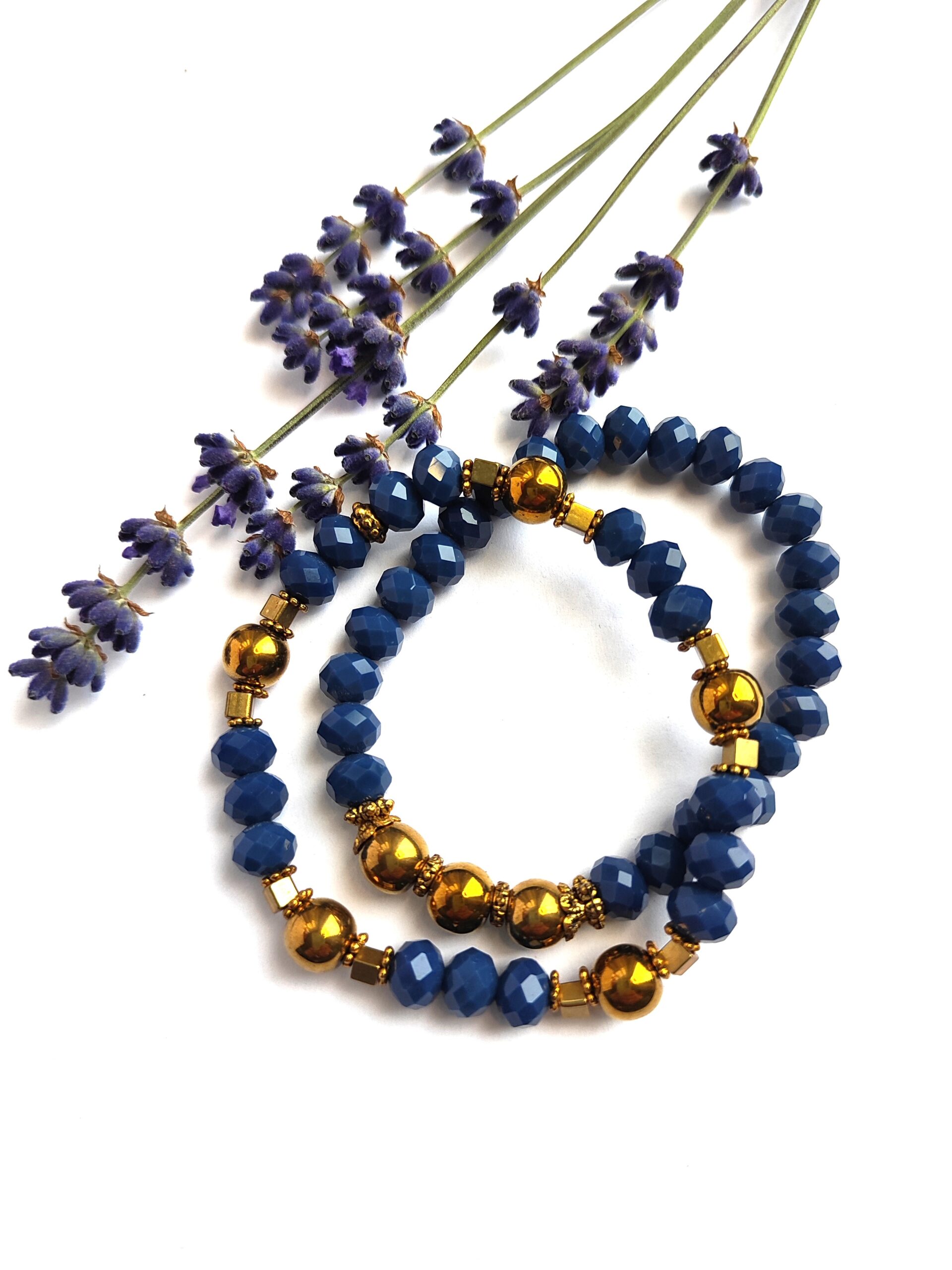 Rankų darbo dviguba apyrankė