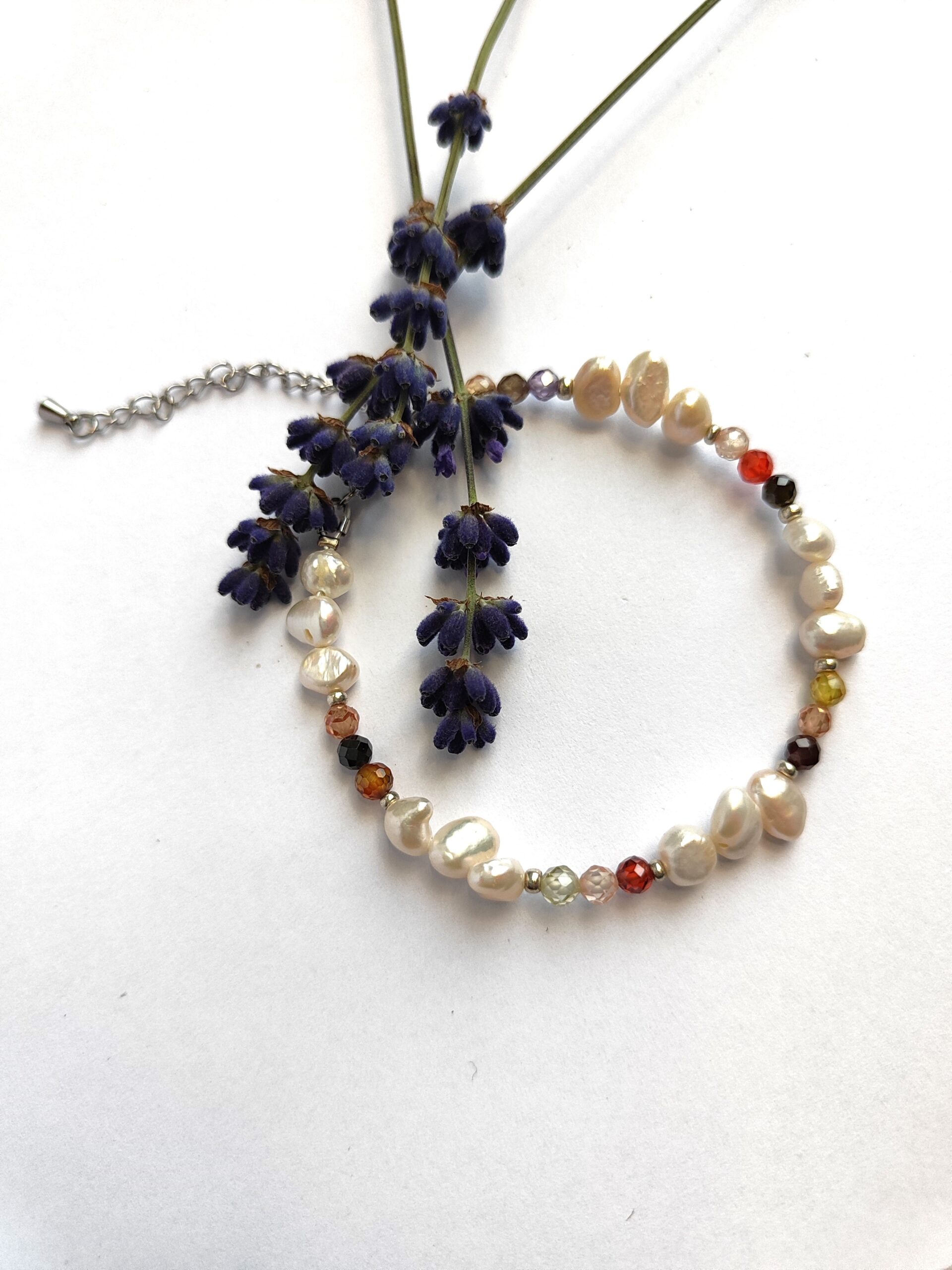 Upinių perlų ir cirkonio apyrankė