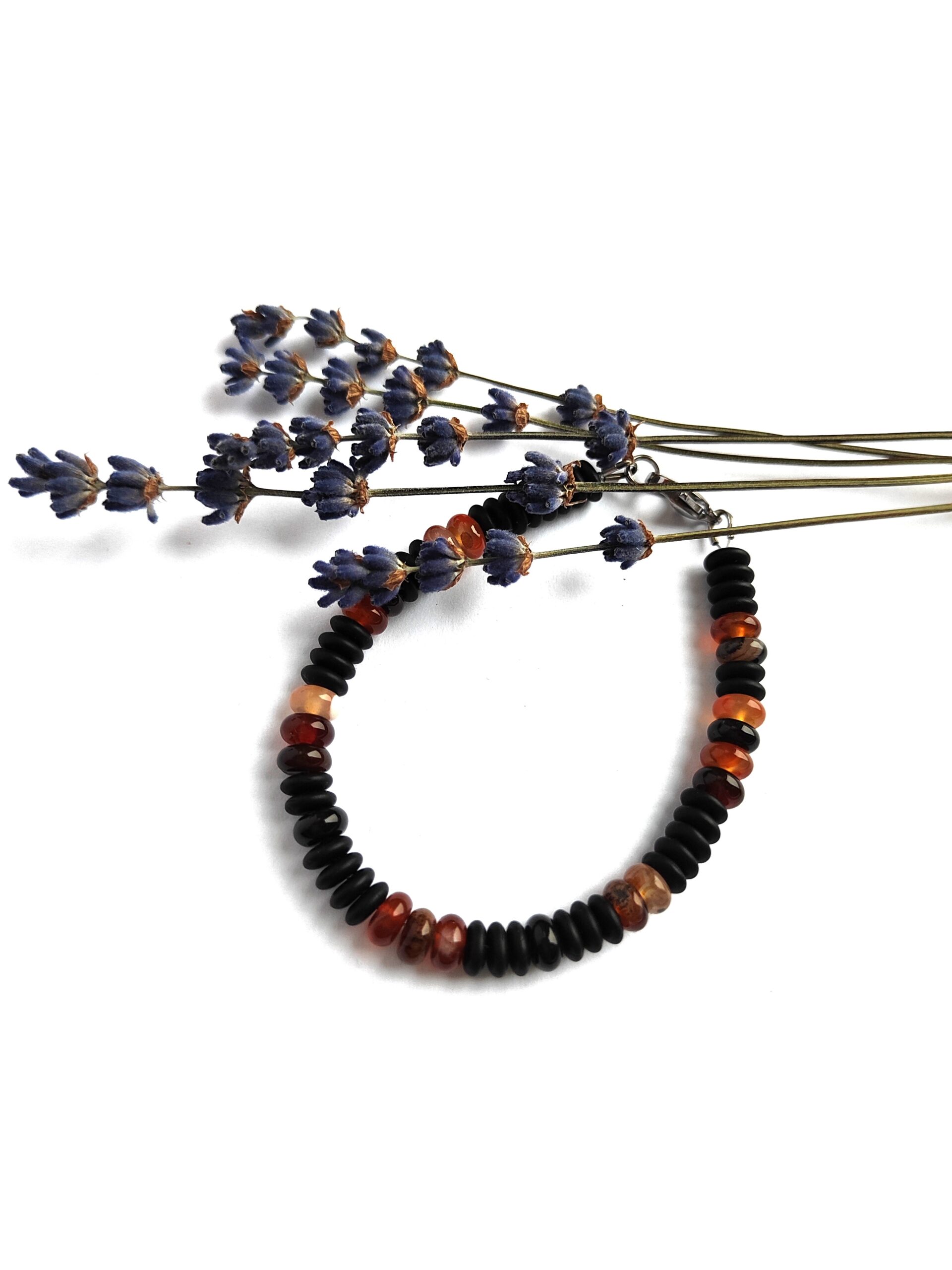 Juodo stiklo ir agato apyrankė