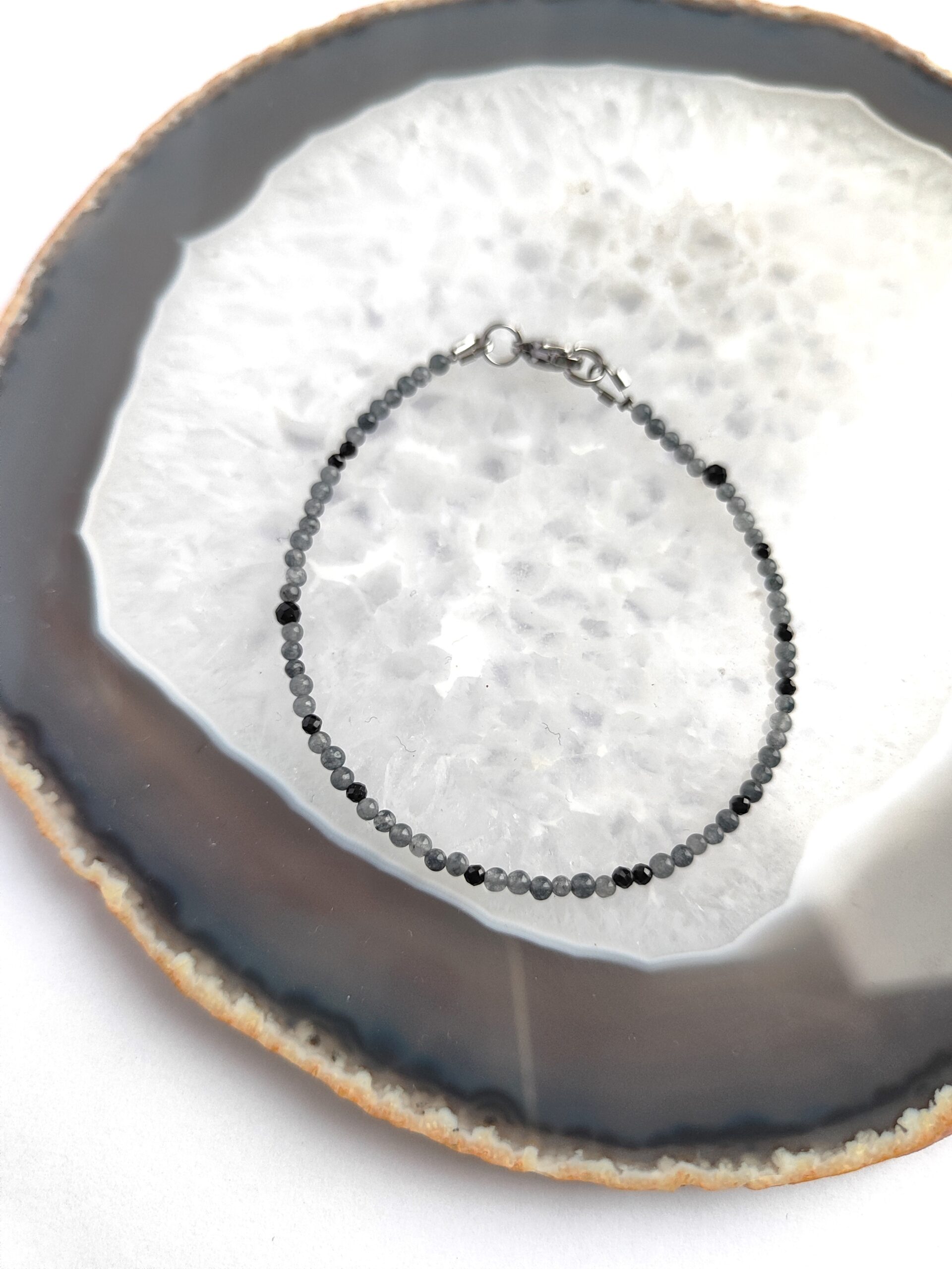 Smulki žadeito apyrankė