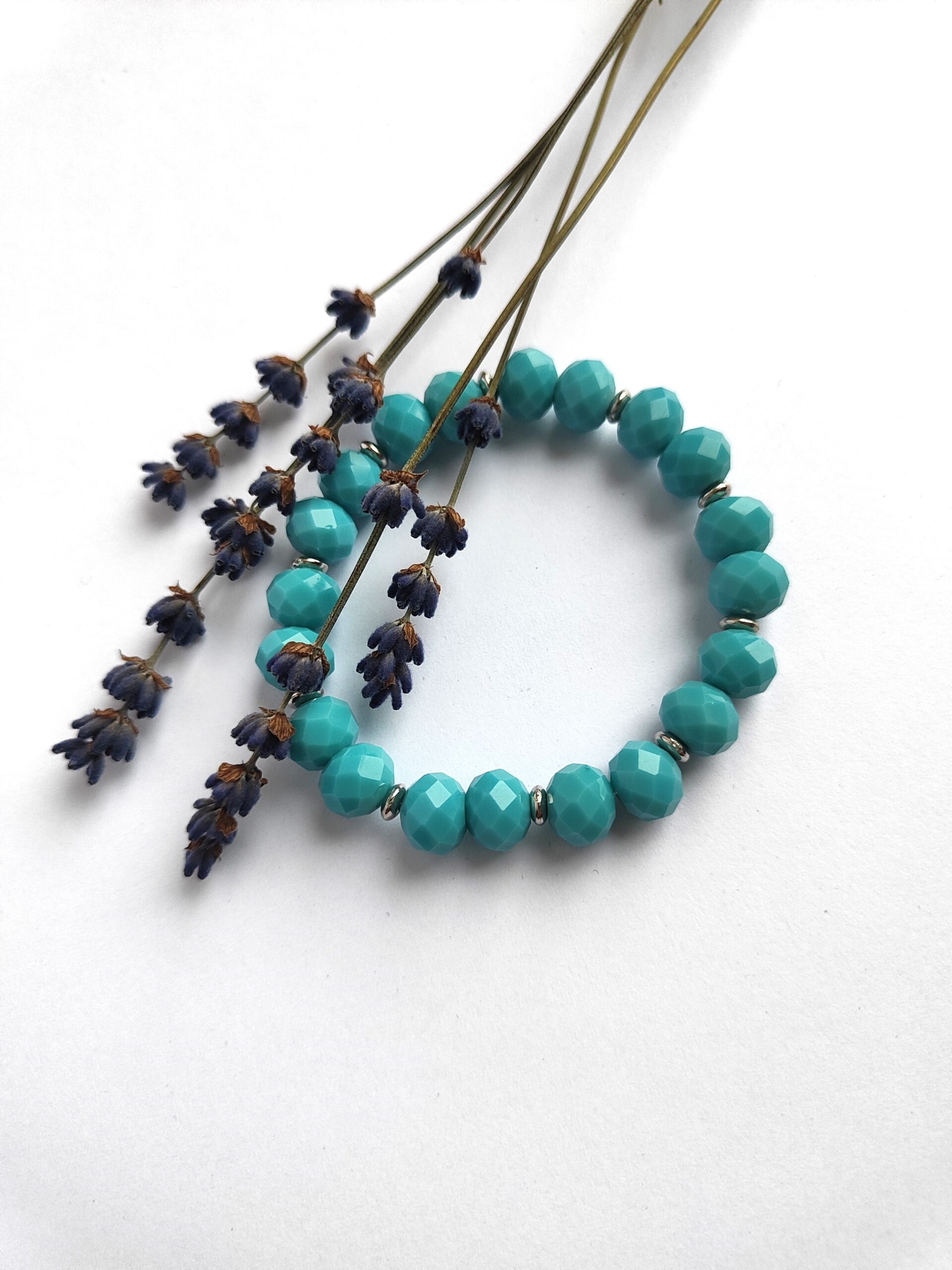 Melsva rankų darbo apyrankė