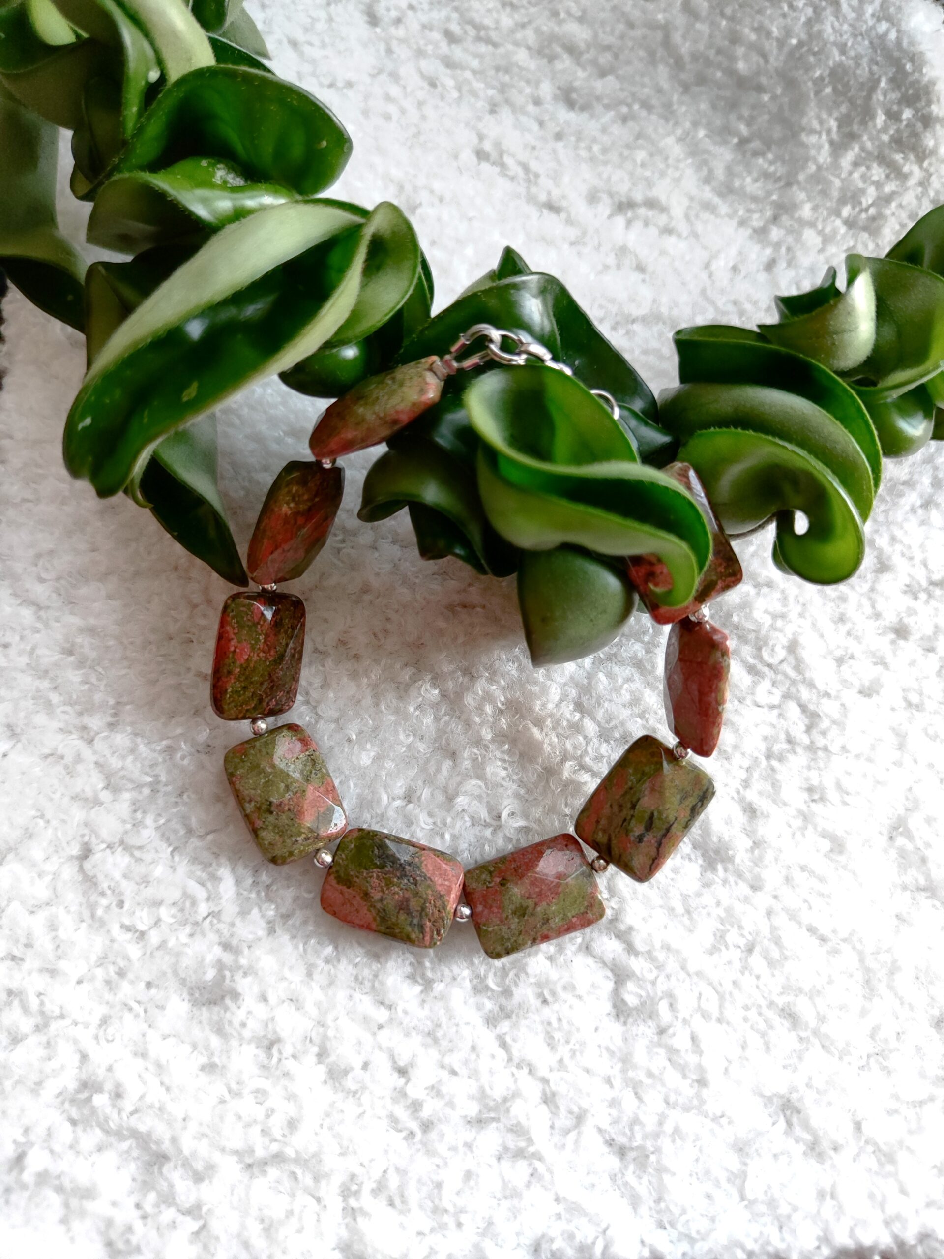 Stačiakampio unakito apyrankė