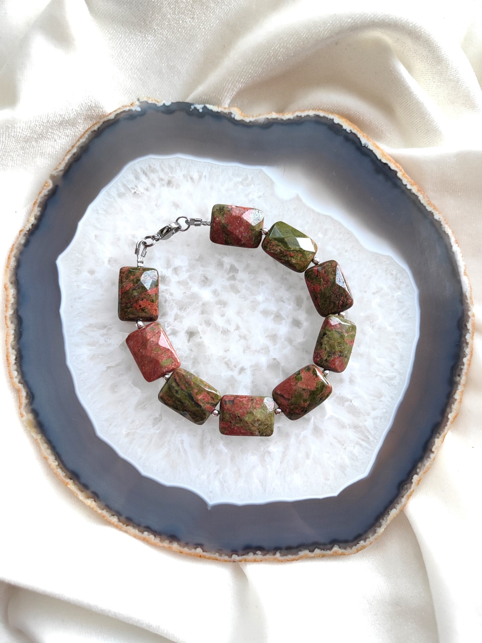 Stačiakampio unakito apyrankė