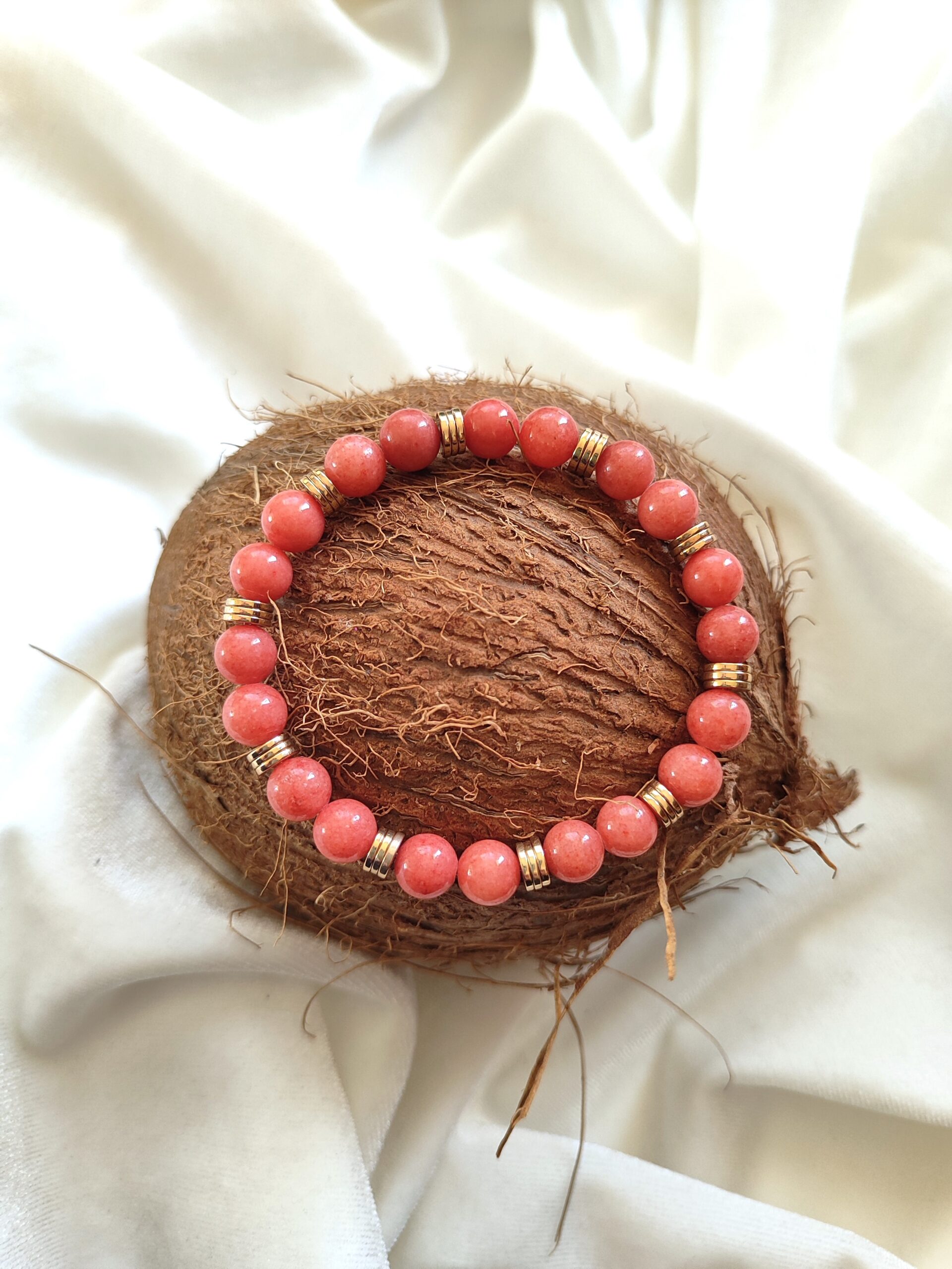 Rausvo žadeito apyrankė