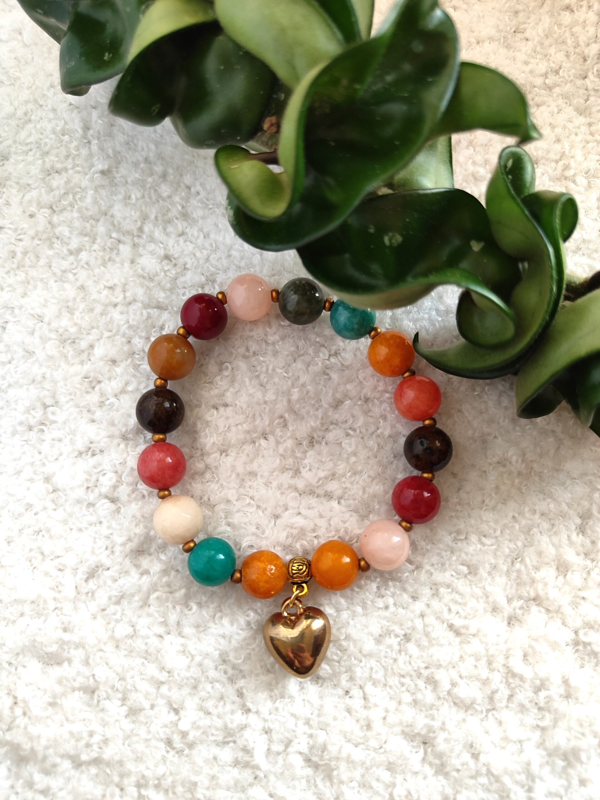 Spalvoto žadeito apyrankė su pakabuku