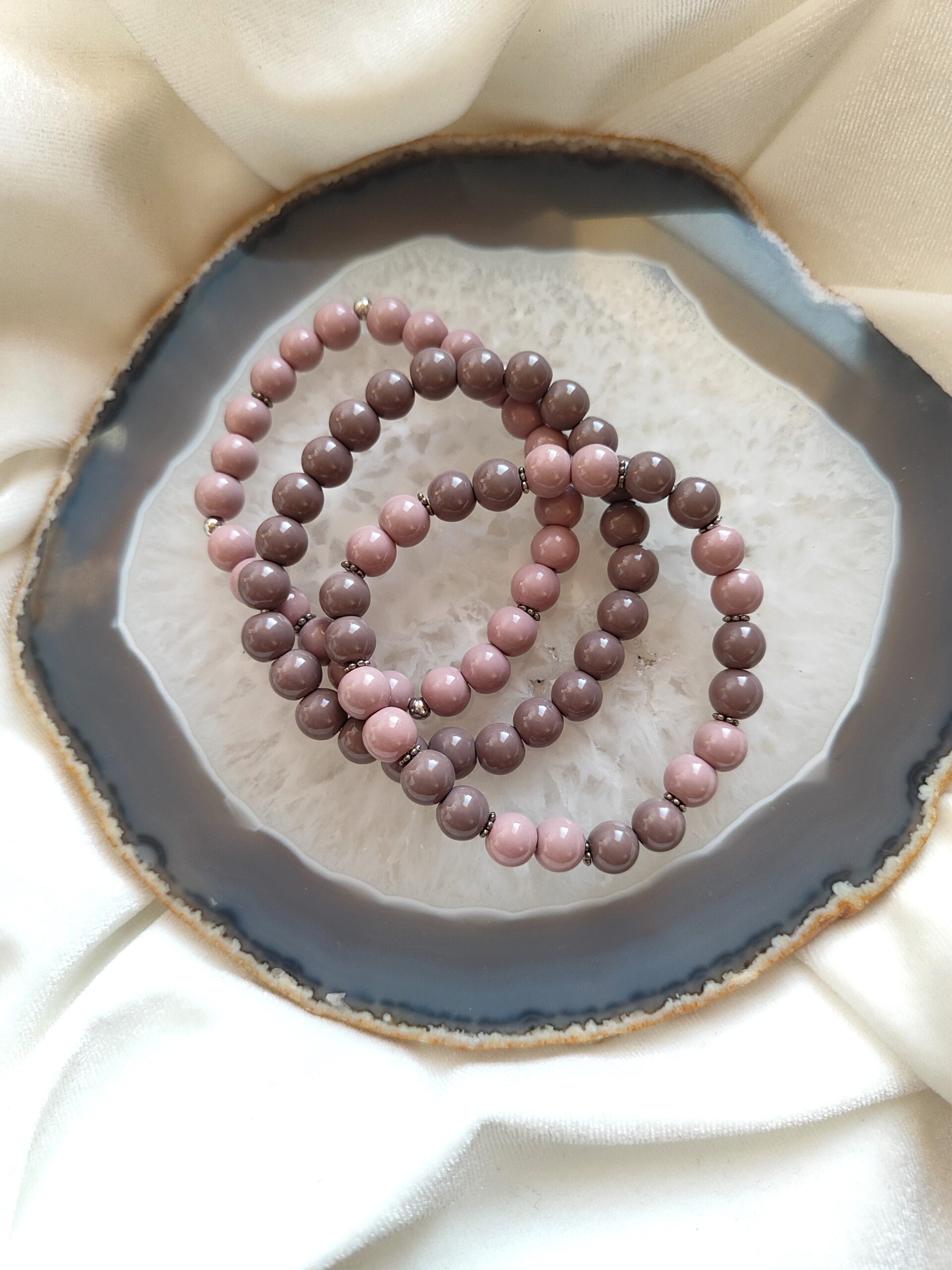 Trijų stiklo apyrankių komplektas