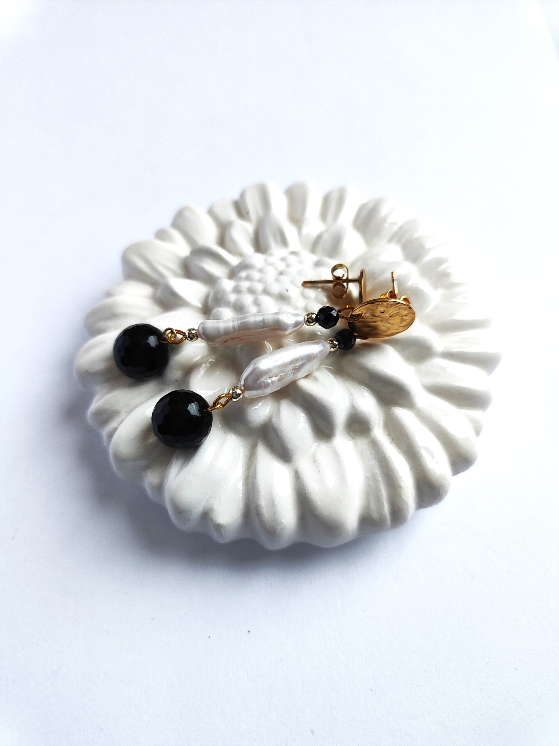 Prabangūs baroko stiliaus perlų auskarai