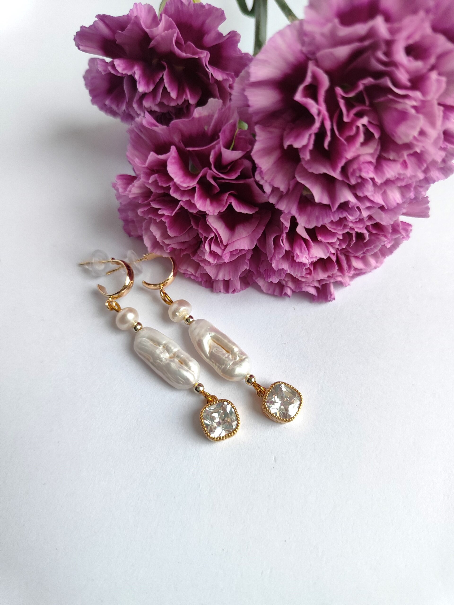 Puošnūs baroko stiliaus perlų auskarai su cirkoniais