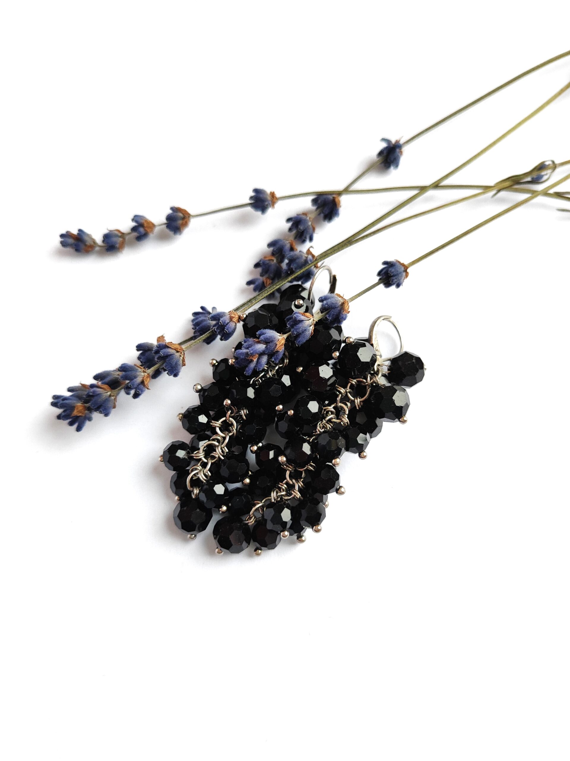 Juodų kristalų auskarai