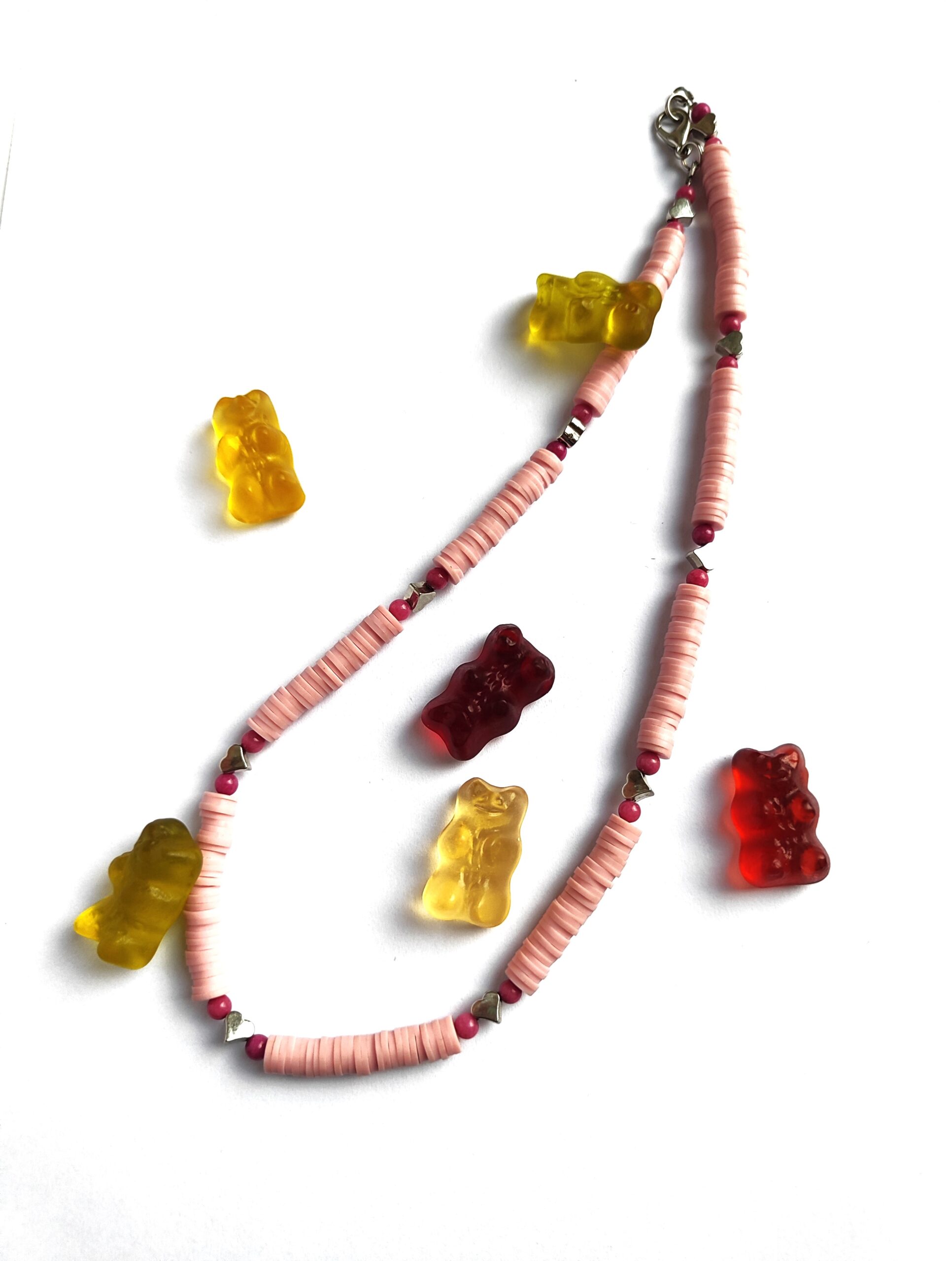 Žaismingas mergaitiškas vėrinys