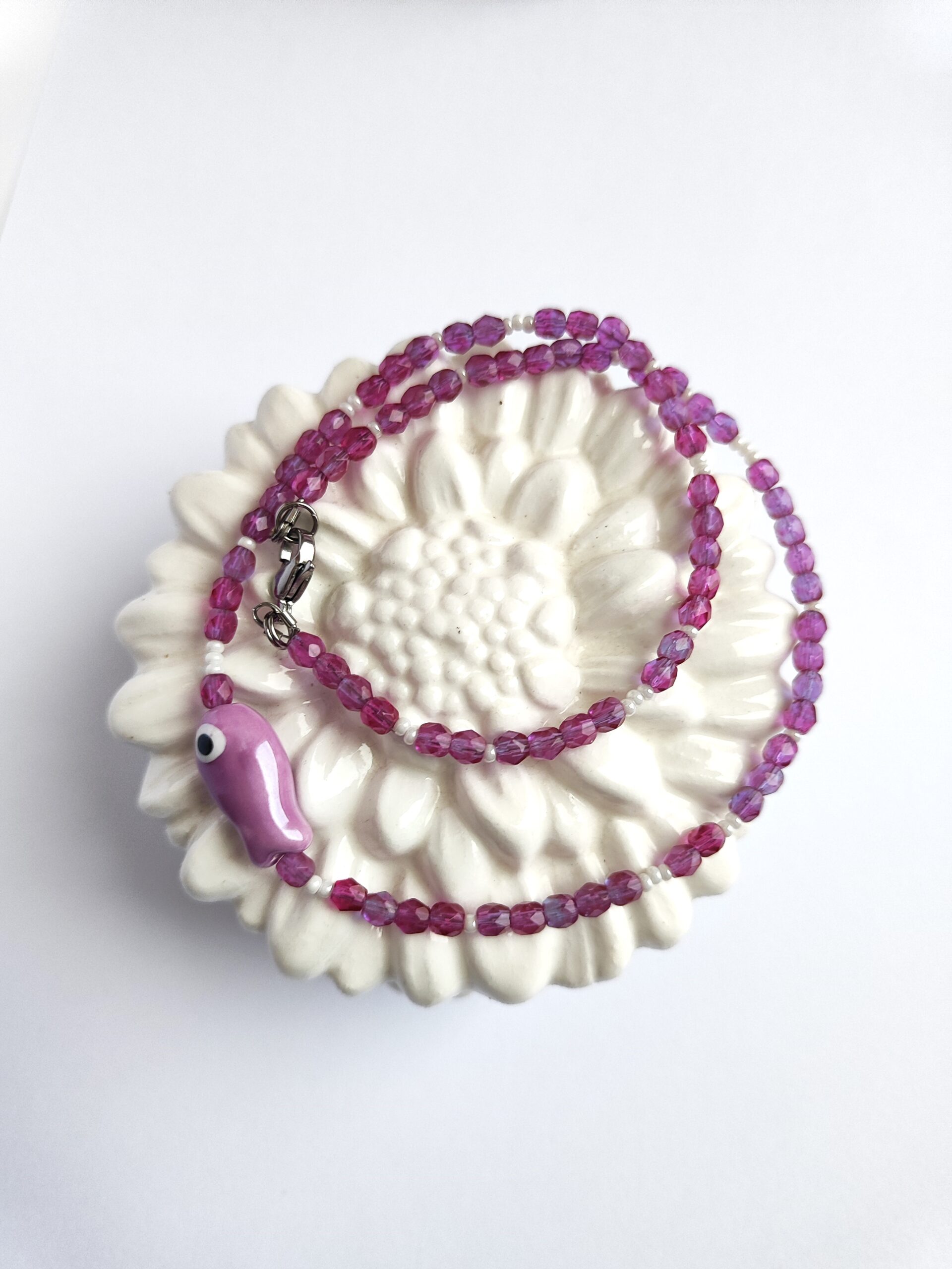 Mergaitiškas vėrinys