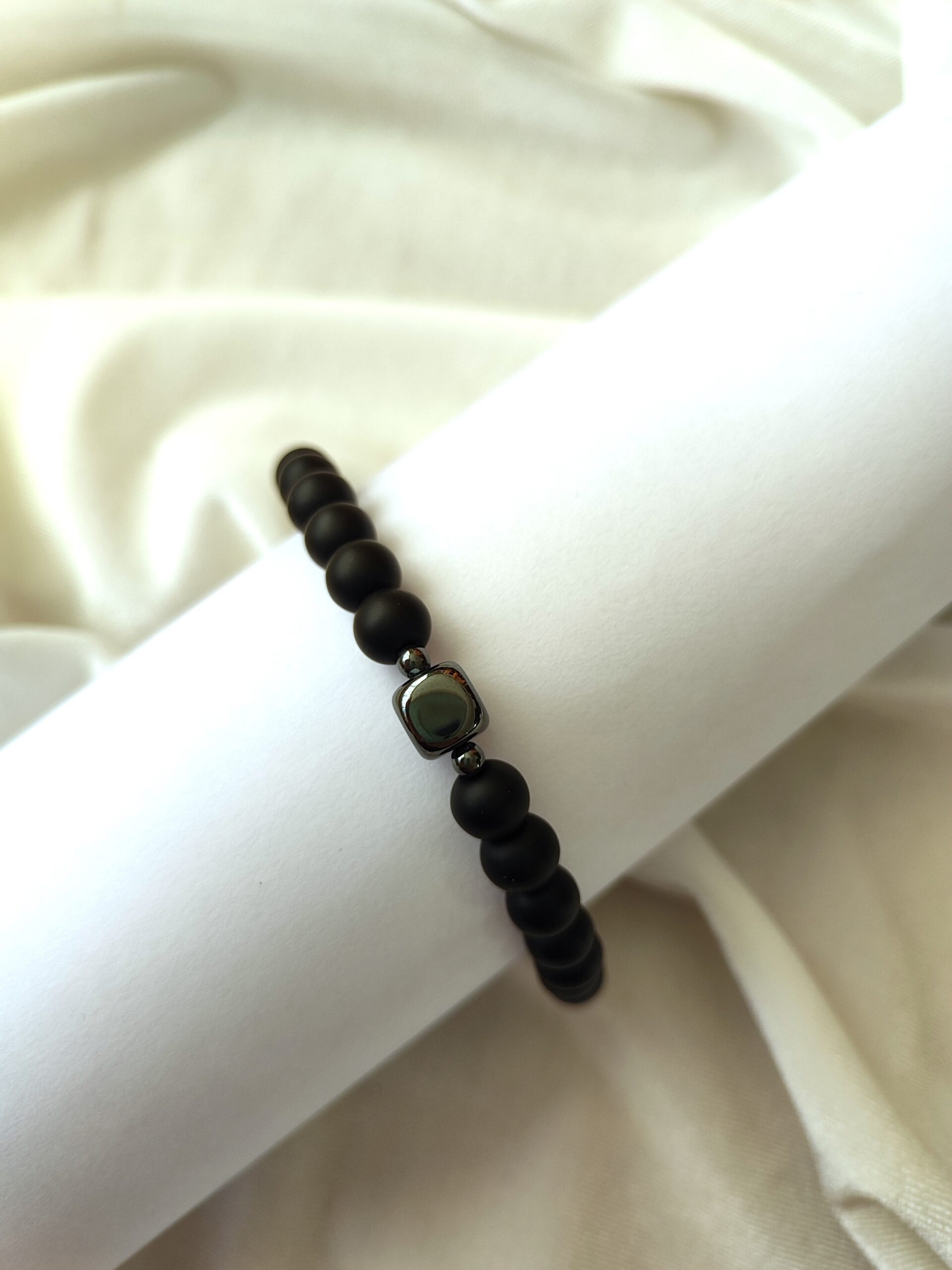 Vyriška apyrankė iš onikso