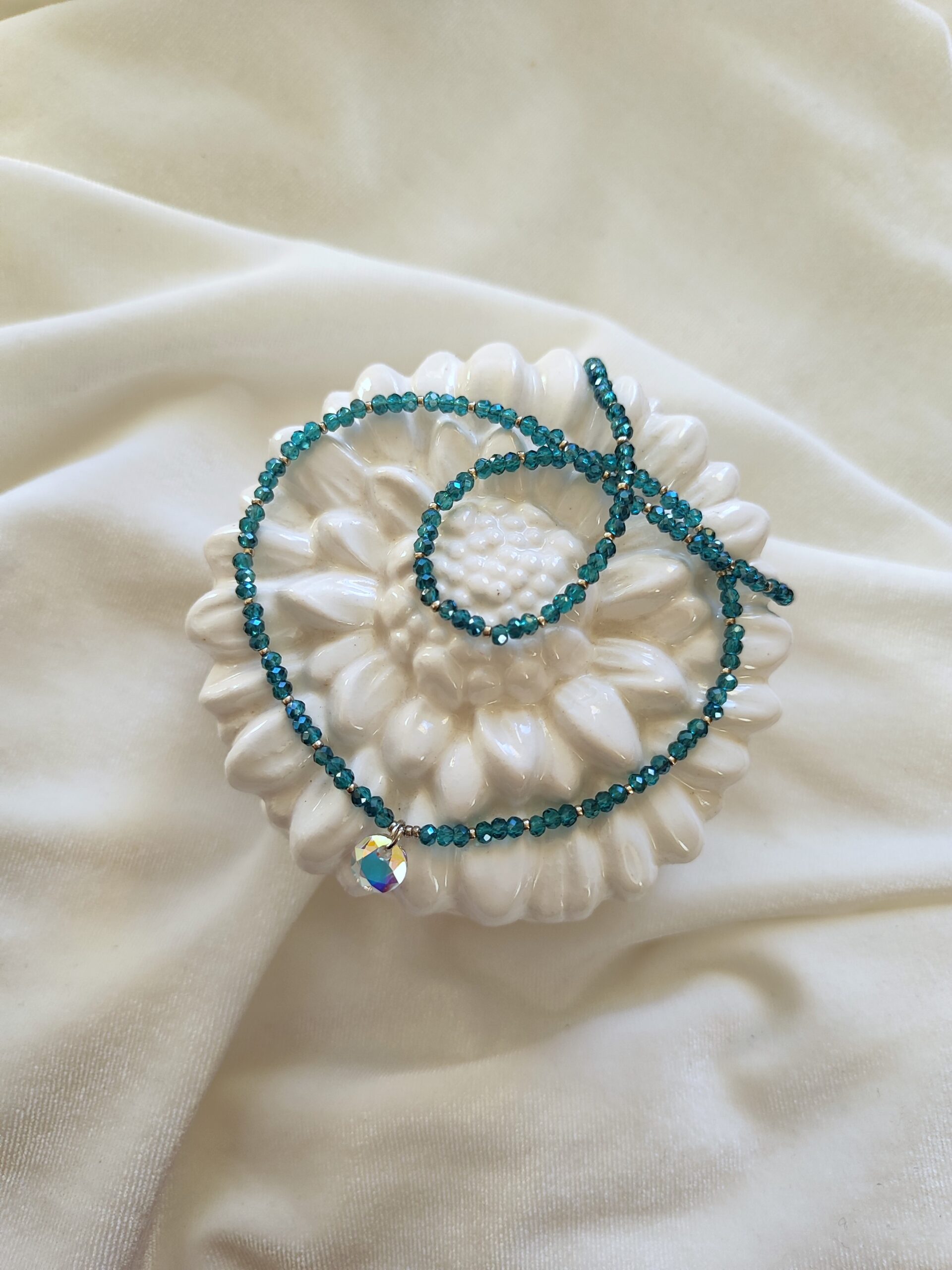 Stiklinių kristalų vėrinys