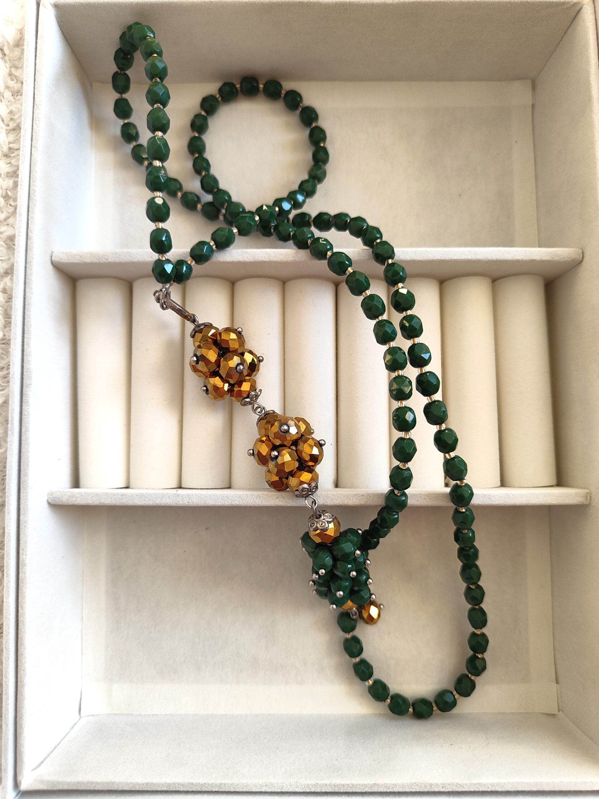 Žalias ir auksinis vėrinukas