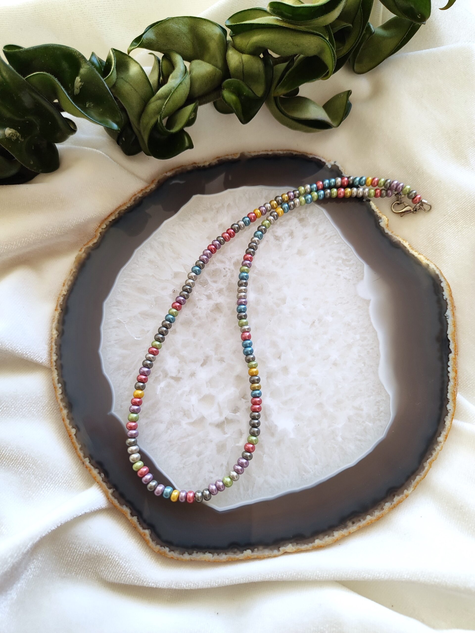 Spalvingas stiklo vėrinukas