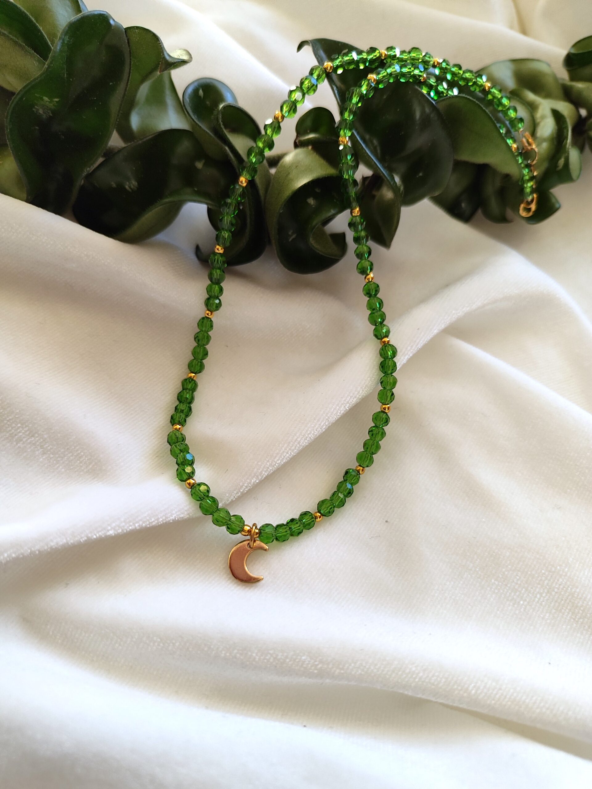 Žalios spalvos kristalų vėrinukas