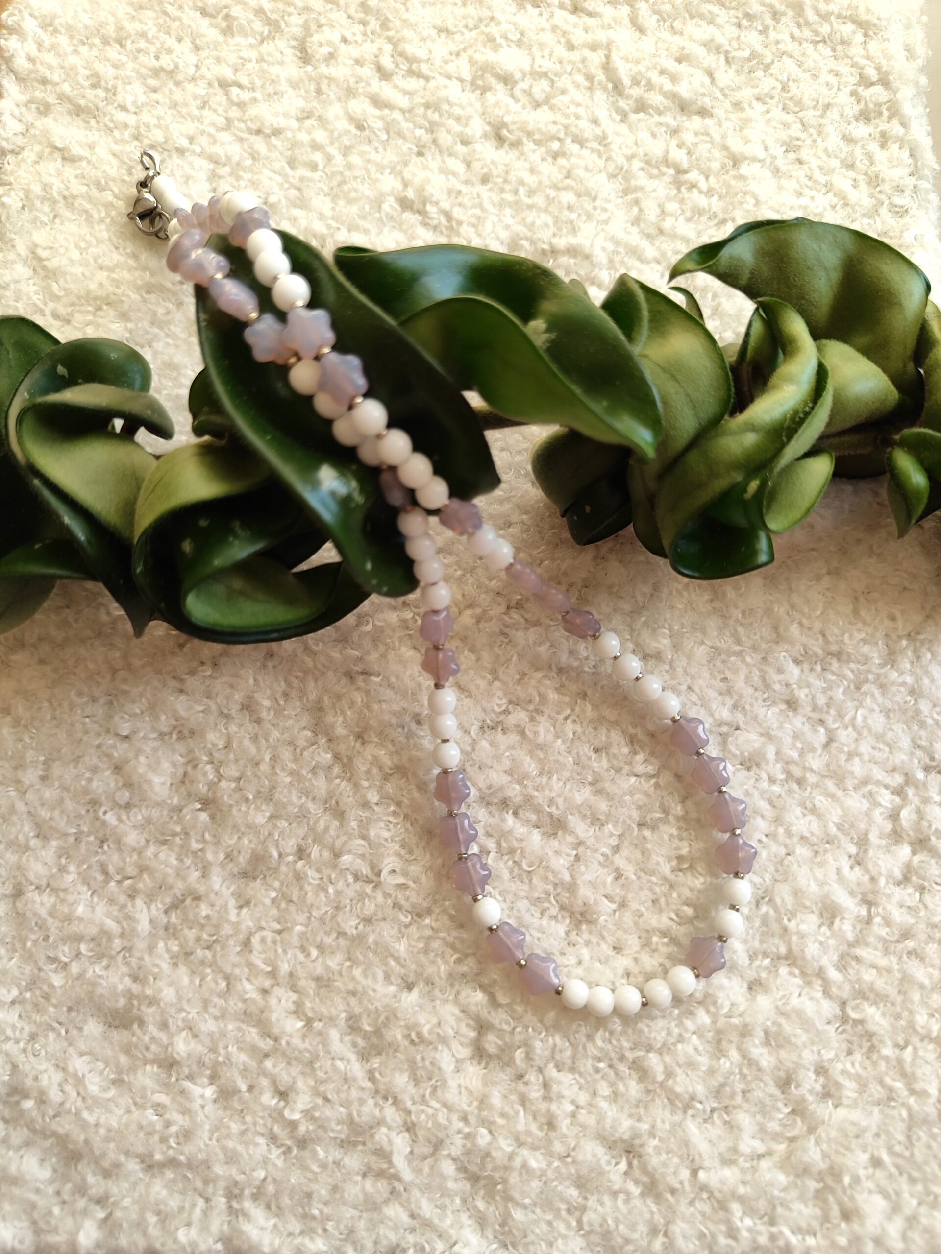 Žaismingas onikso ir stiklo vėrinys