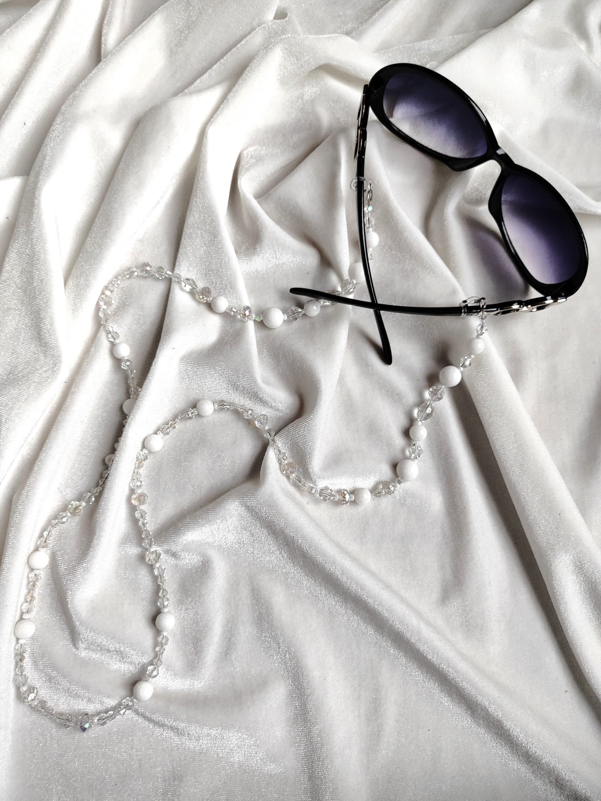 Stiklo kristalų akinių grandinėlė