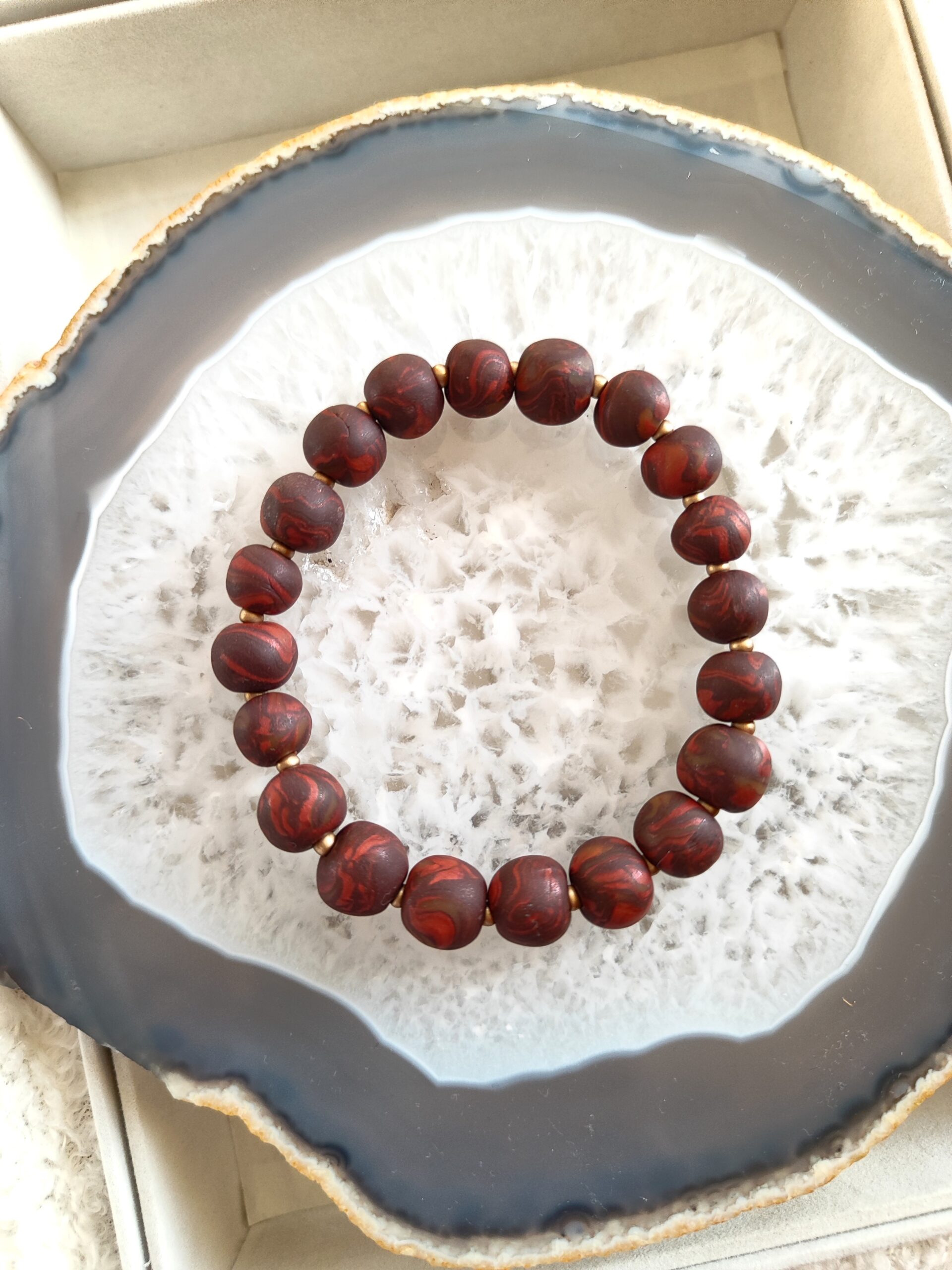 Vienetinė rankų darbo apyrankė