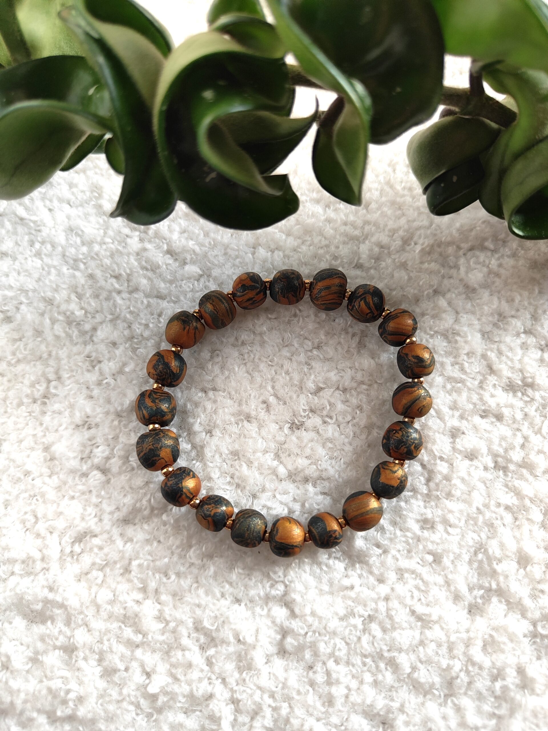 Vienetinė rankų darbo apyrankė