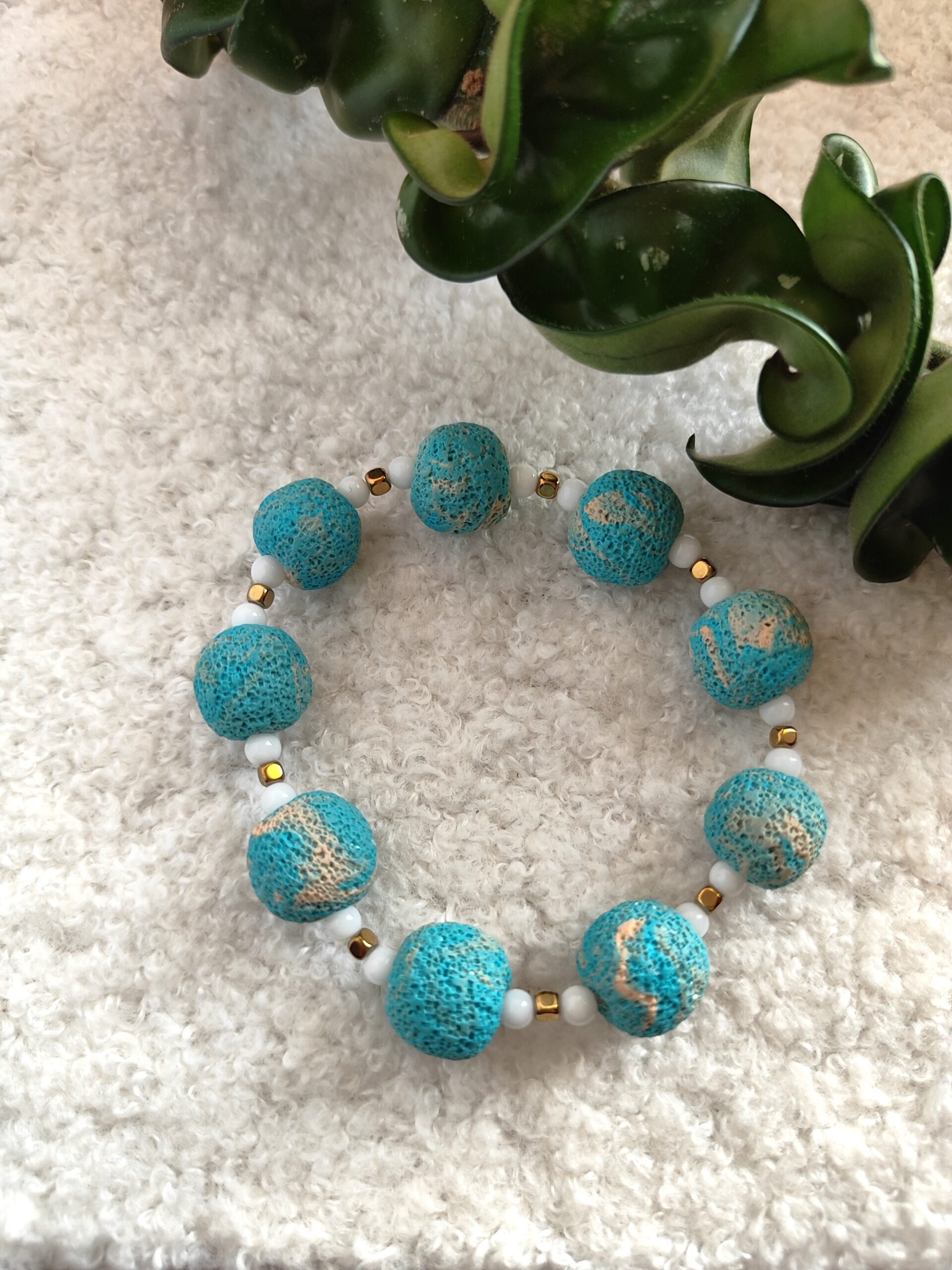 Vienetinė rankų darbo apyrankė