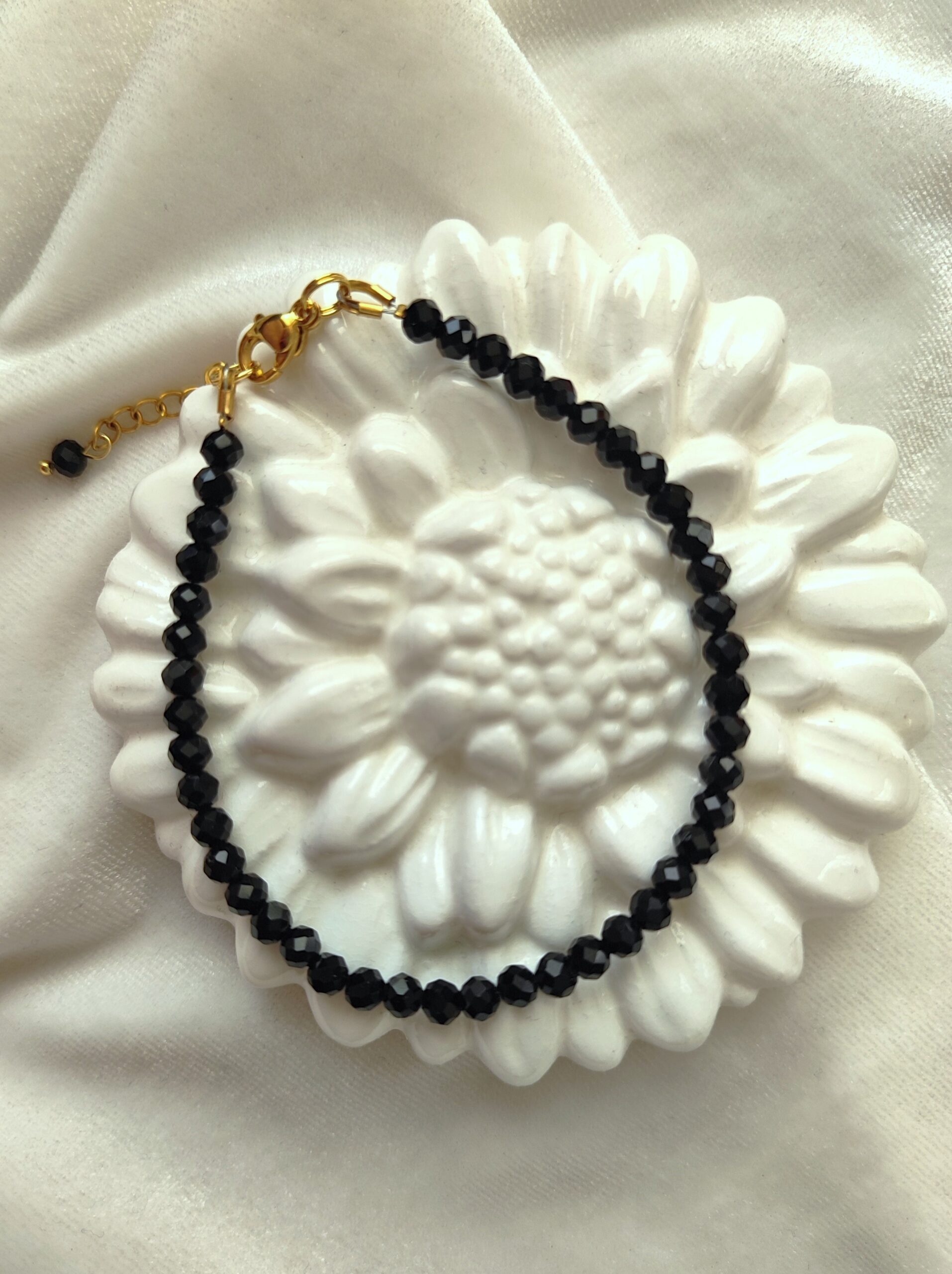 Juodo špinelio apyrankė