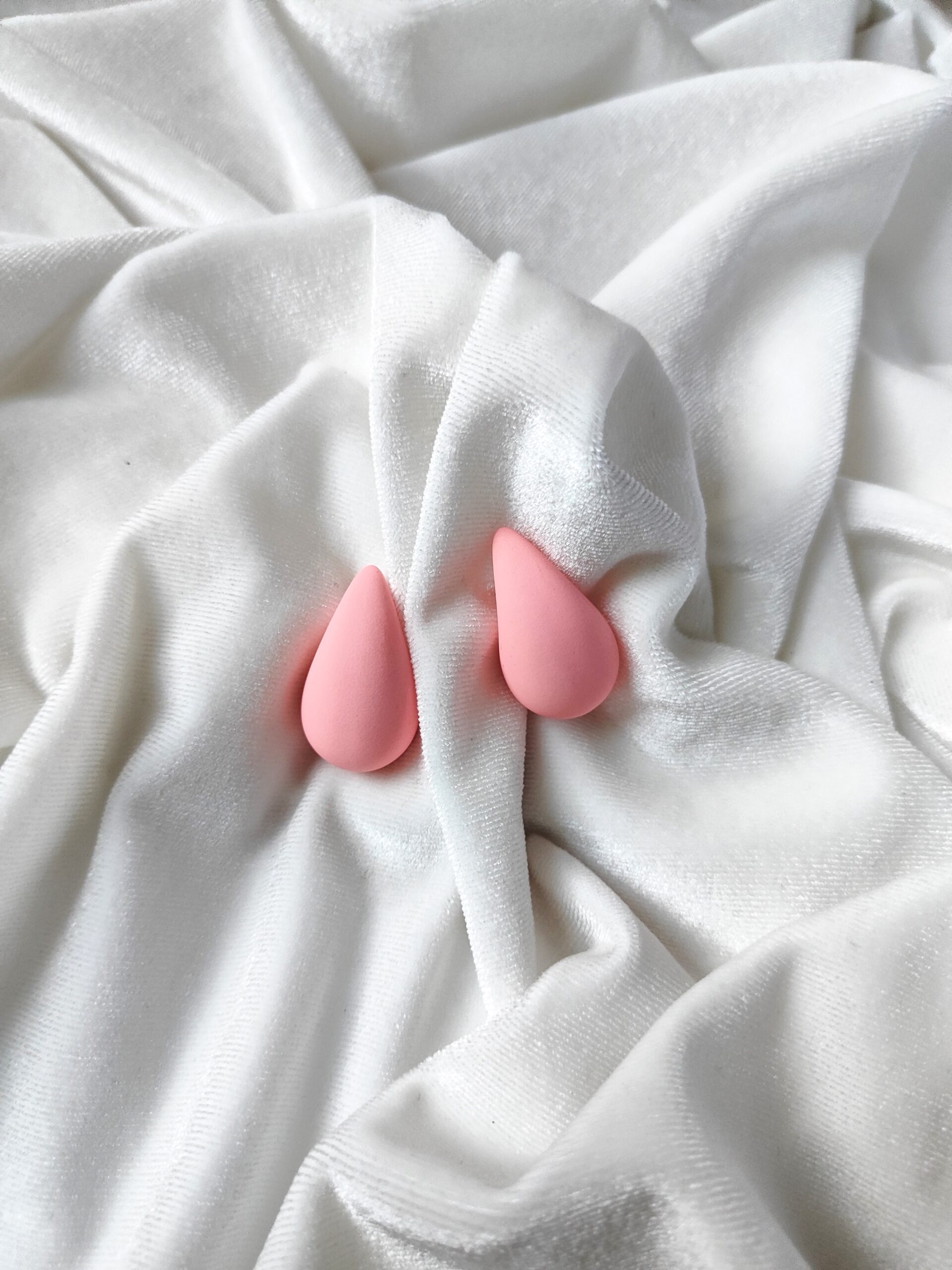 Šviesiai rožinės spalvos auskarai