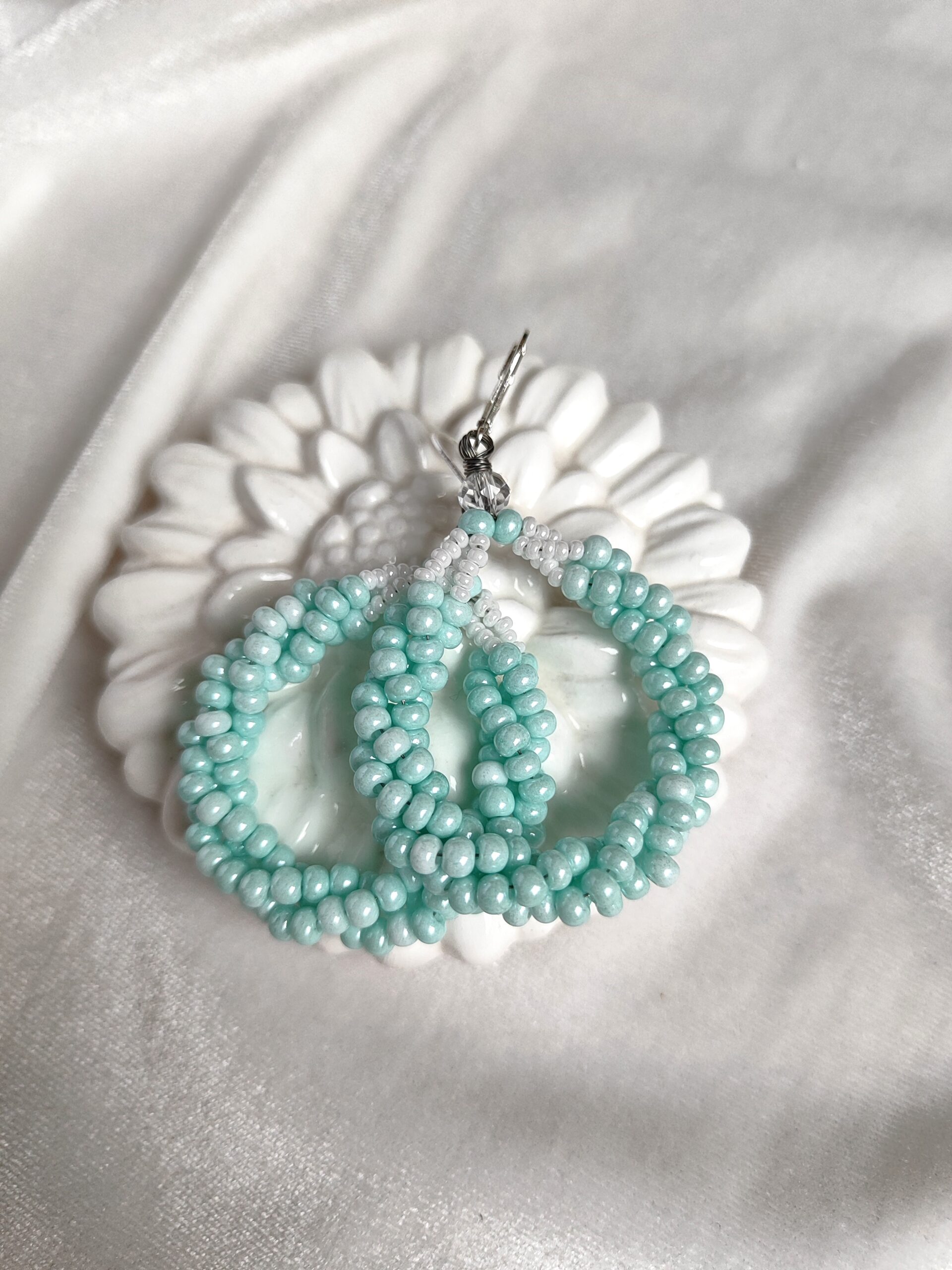 Mėtinės spalvos auskarai