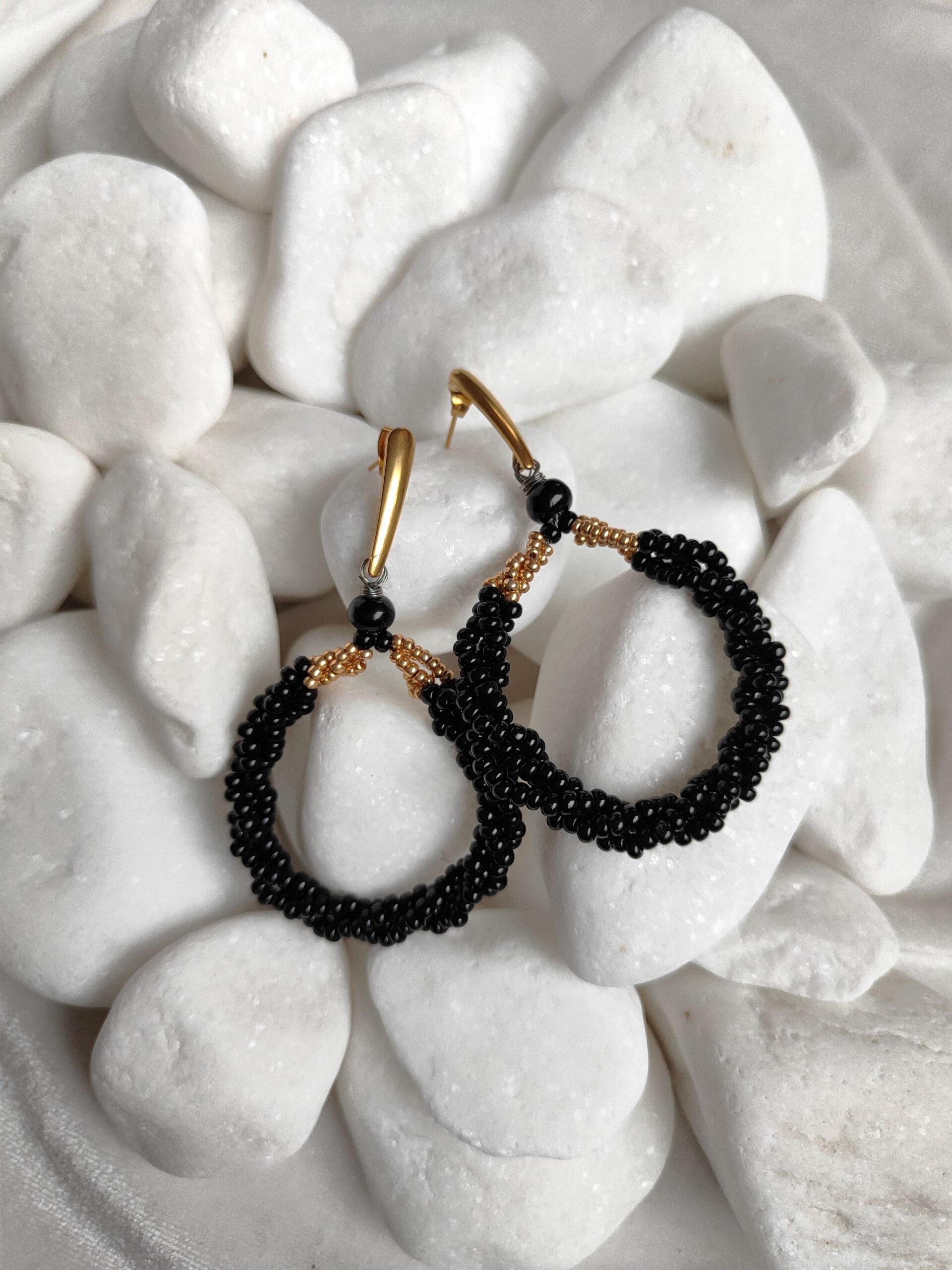 Rankų darbo auskarai