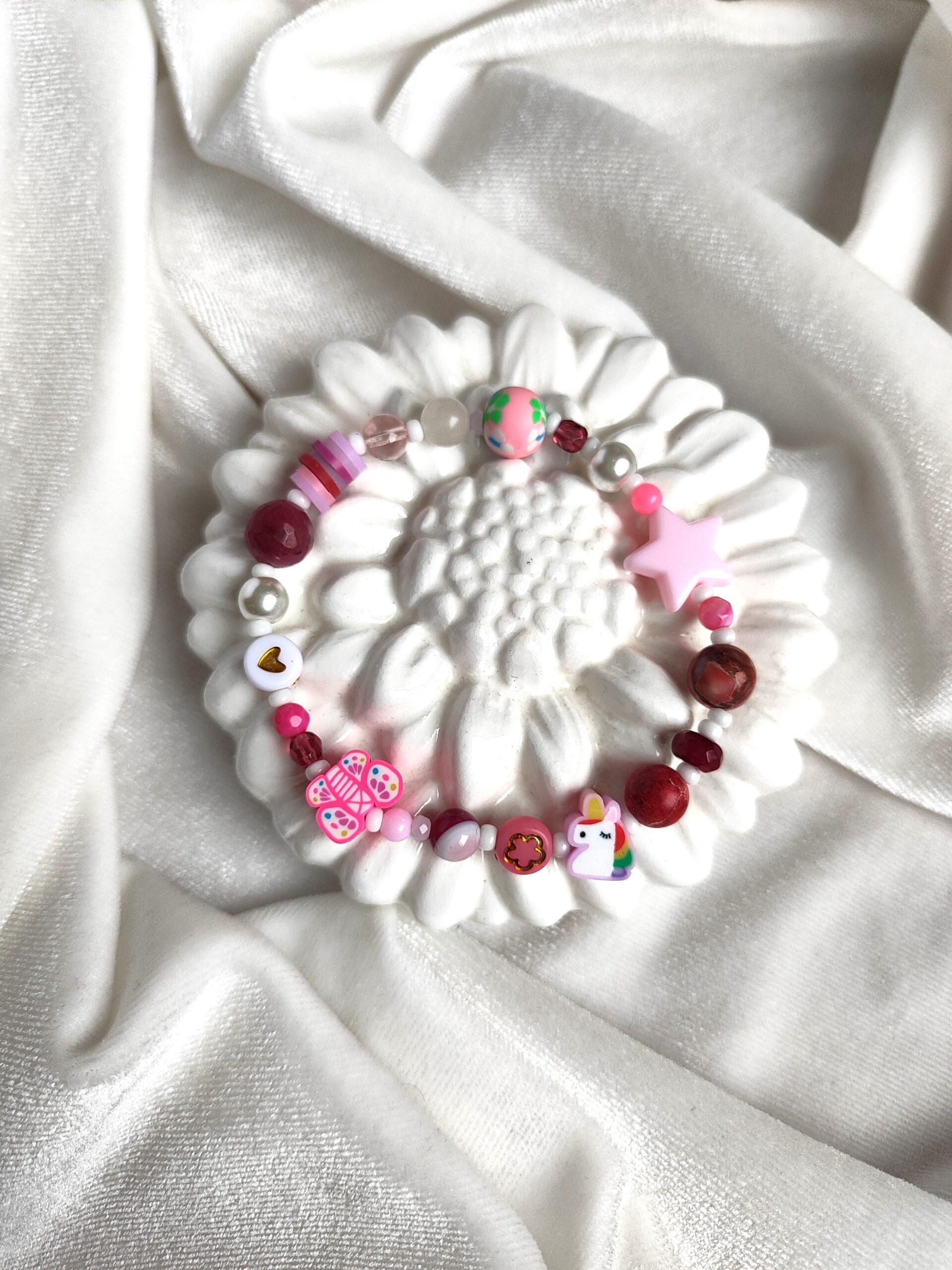 Spalvota vaikiška apyrankė