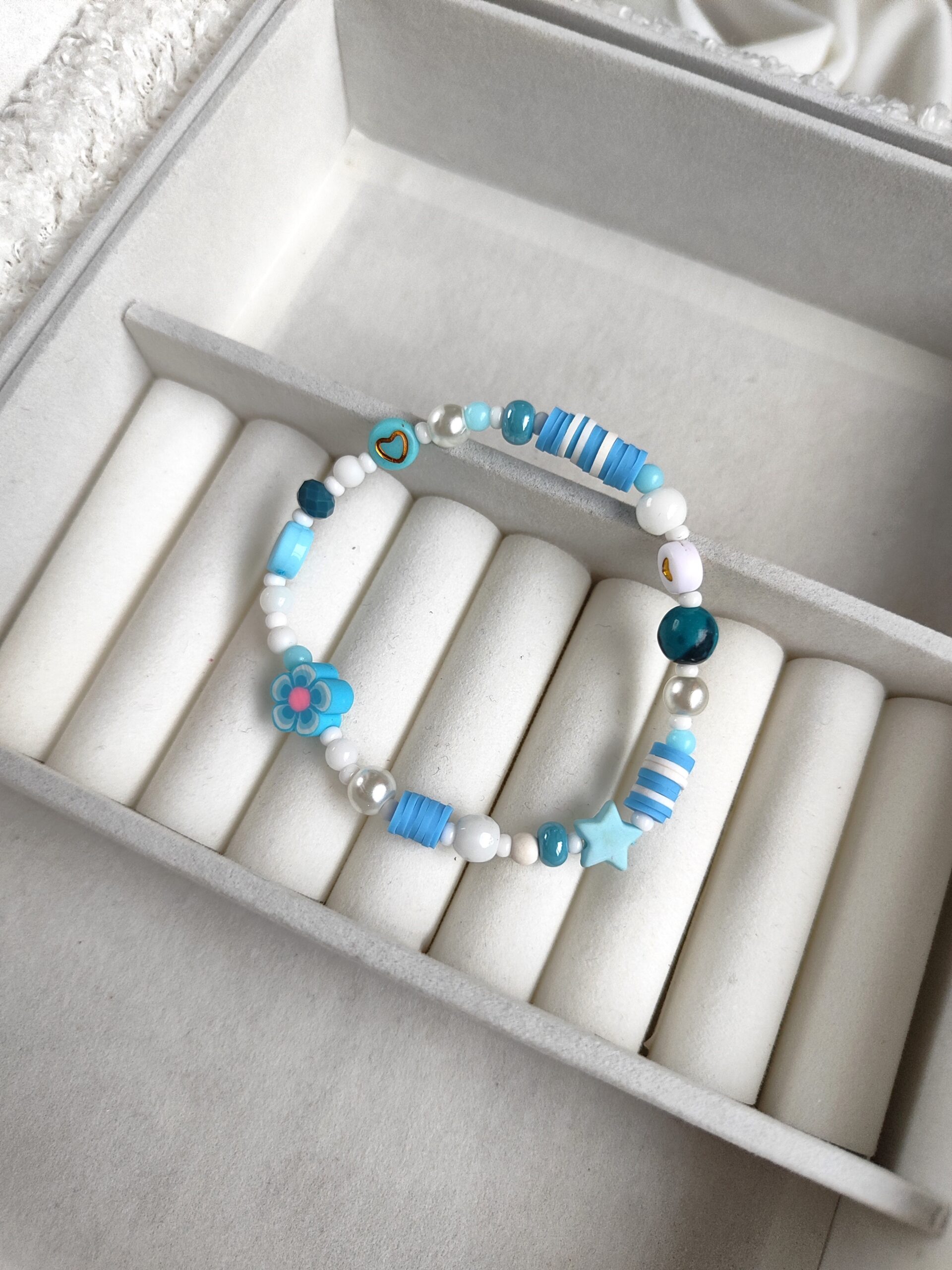 Žydra vaikiška apyrankė