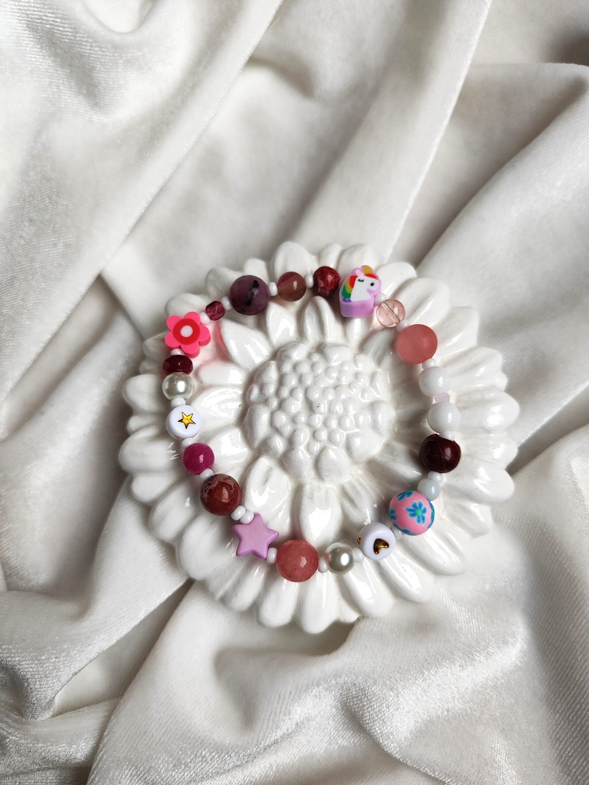 Žaisminga vaikiška apyrankė