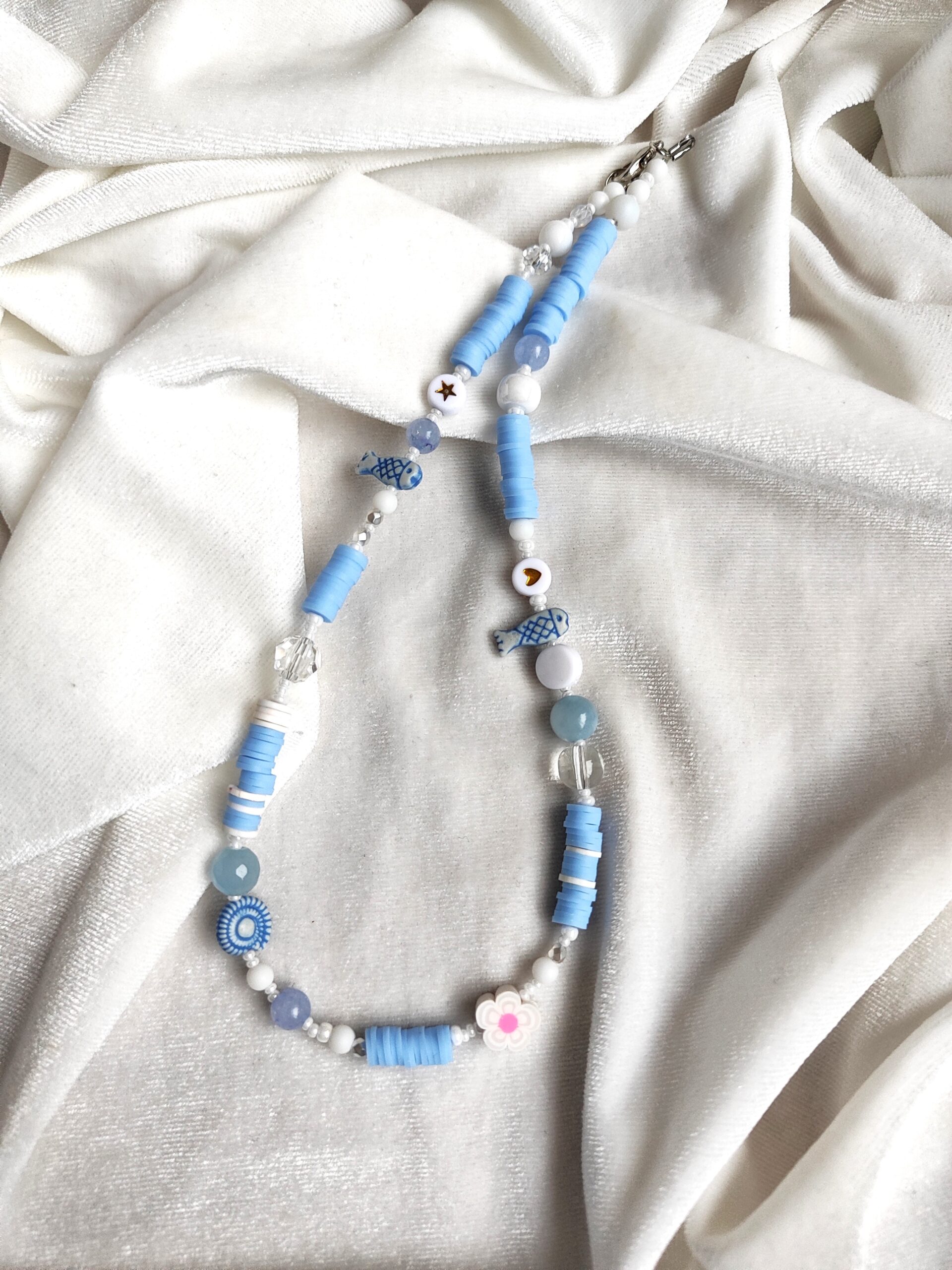 Pastelinių spalvų vėrinys