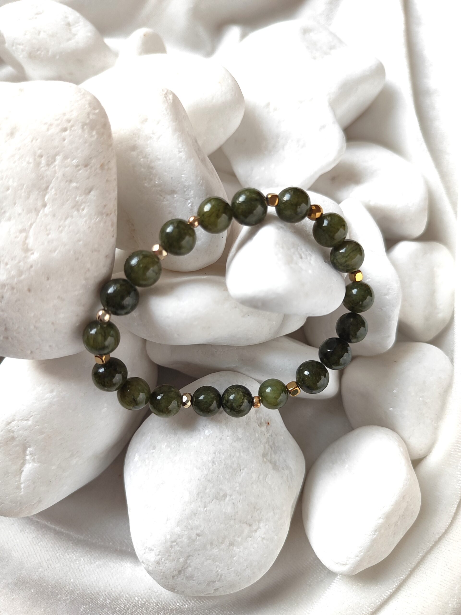 Samaninės spalvos žadeito apyrankė