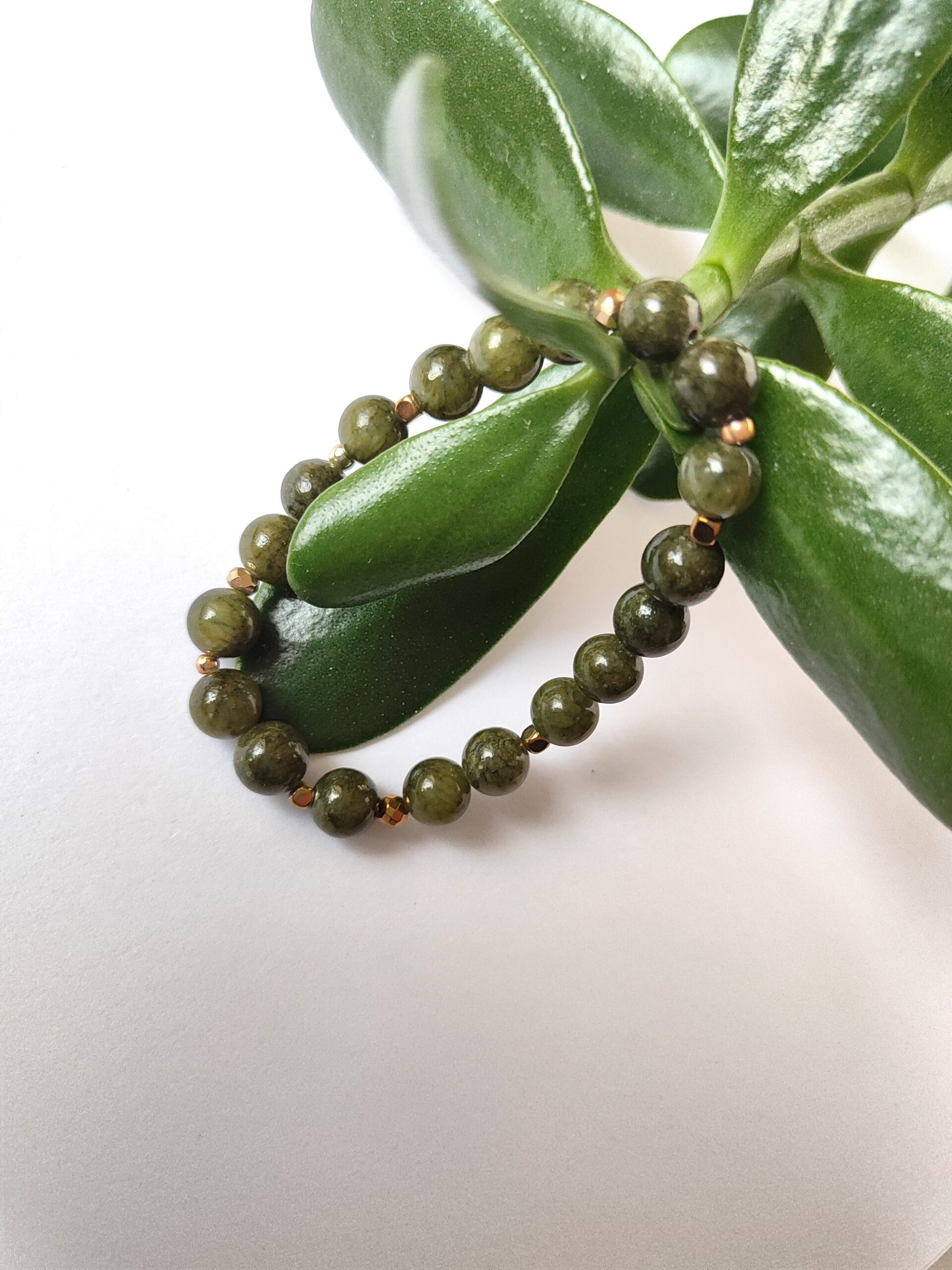 Samaninės spalvos žadeito apyrankė