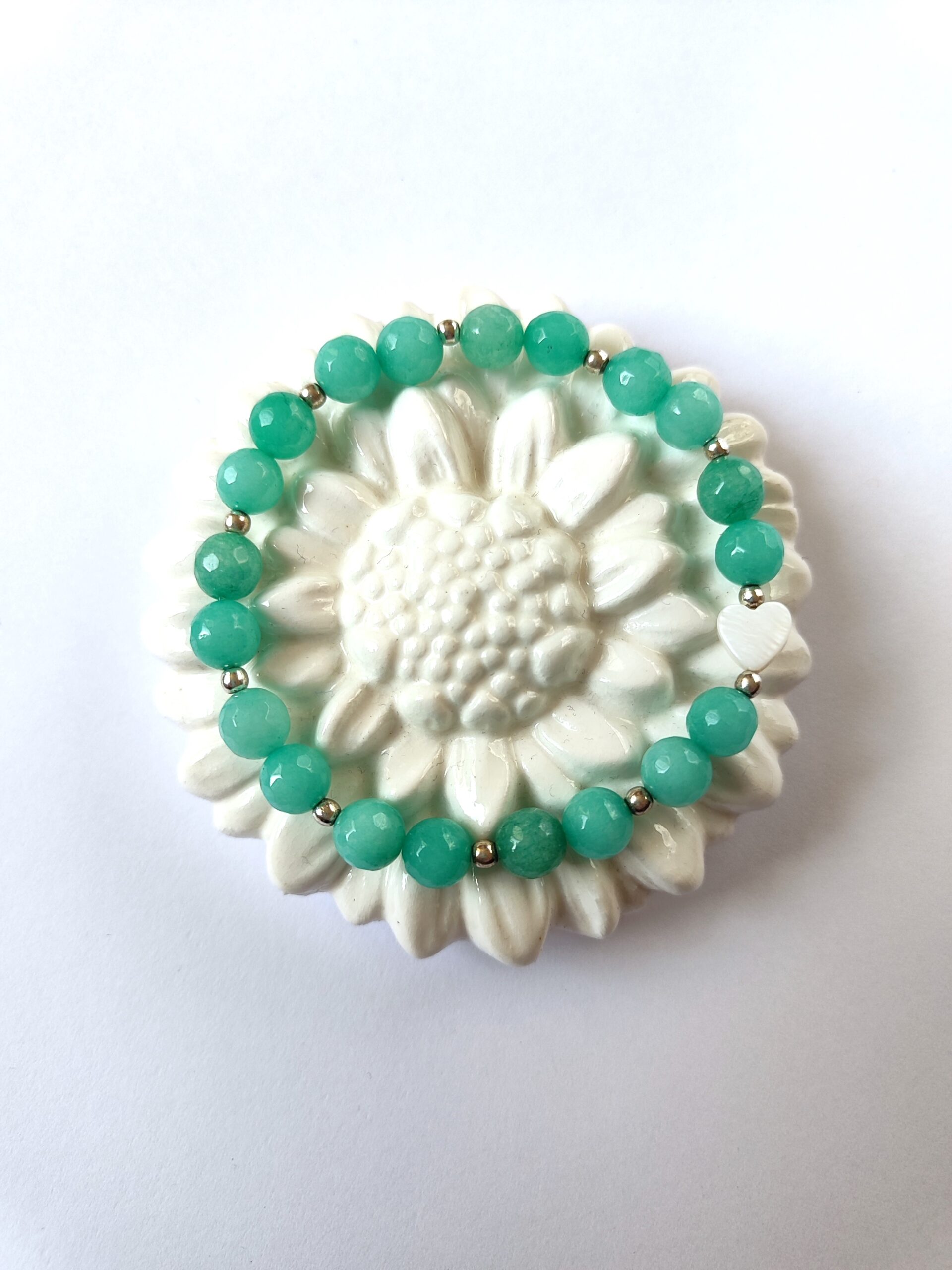 Žalsvo žadeito apyrankė