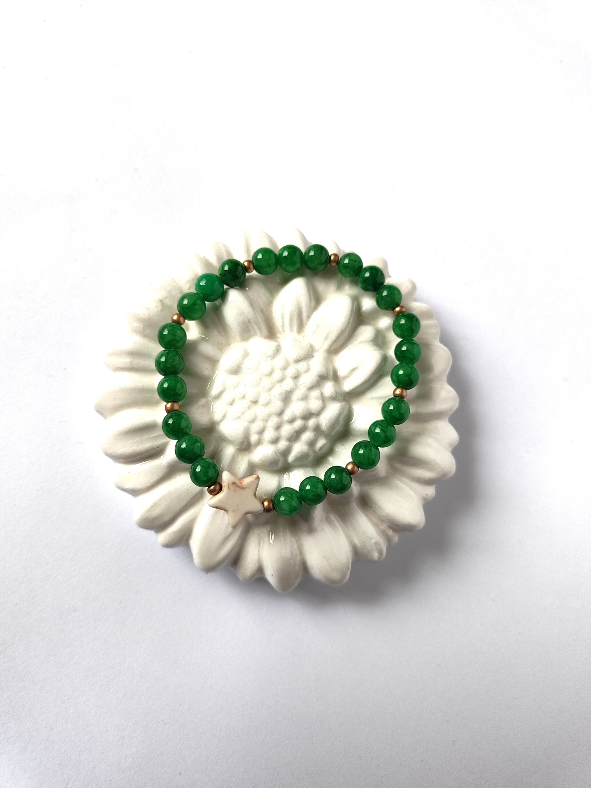 Žalio žadeito apyrankė su žvaigžde