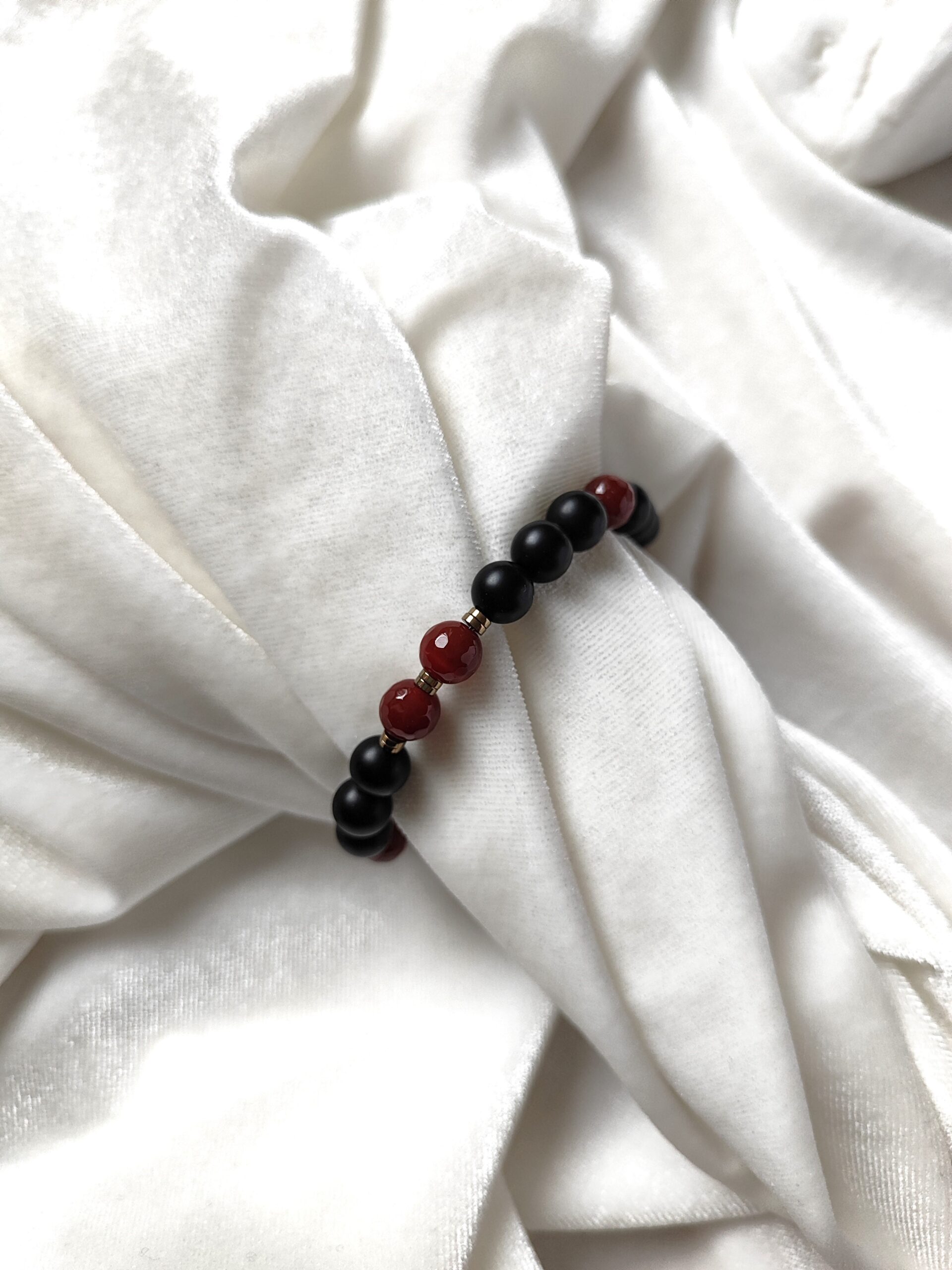 Karneolio ir onikso apyrankė