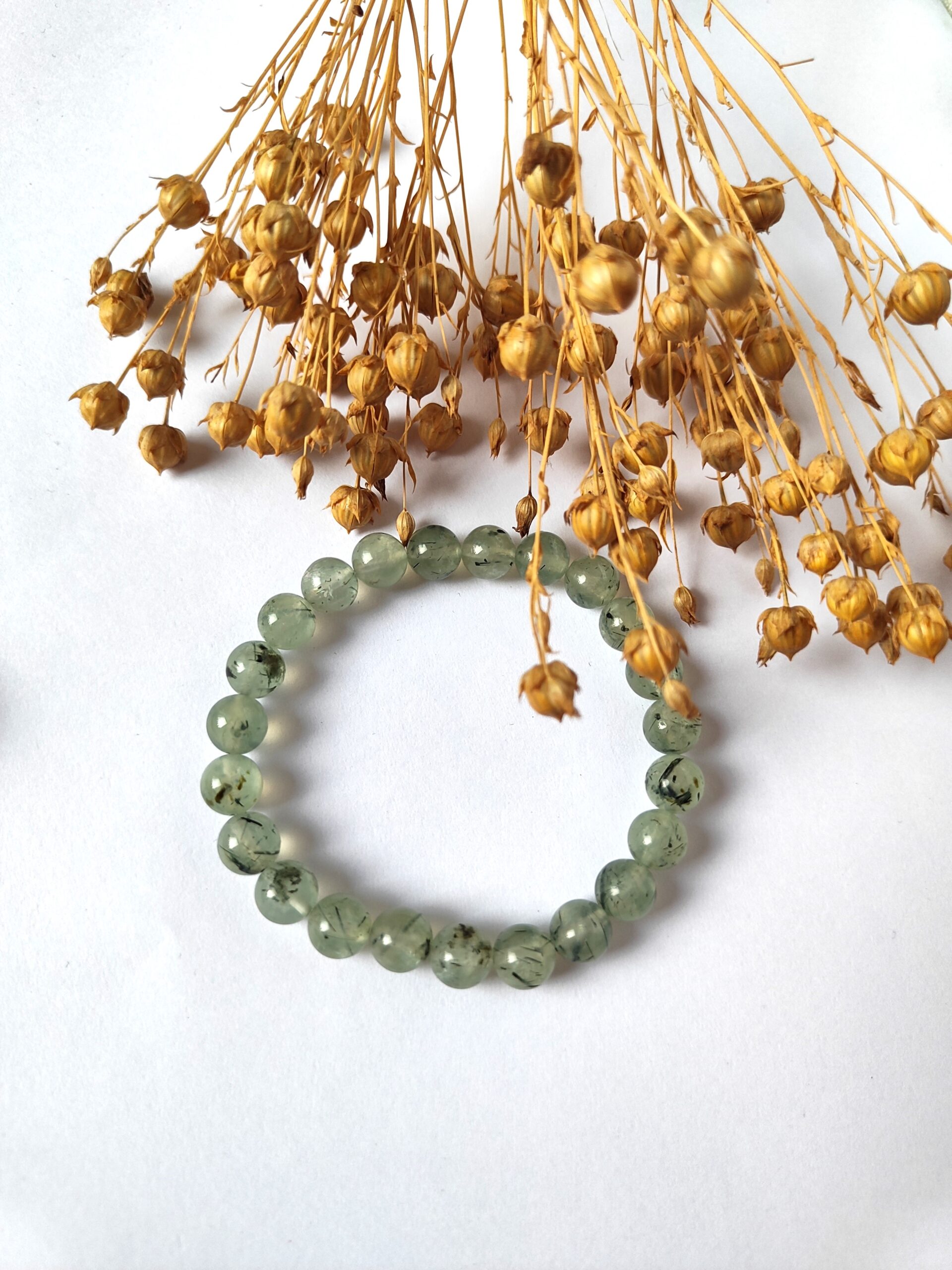 Natūralaus prehnito apyrankė