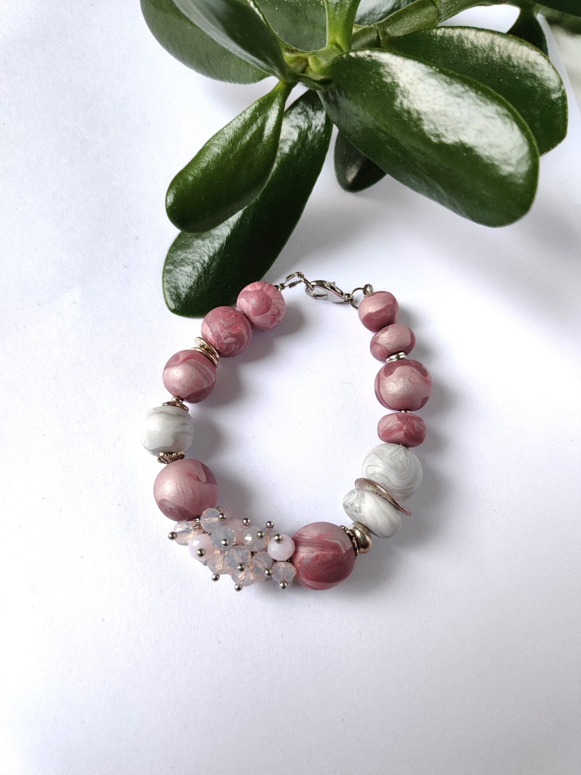 Rožinės spalvos, polimerinio molio apyrankė