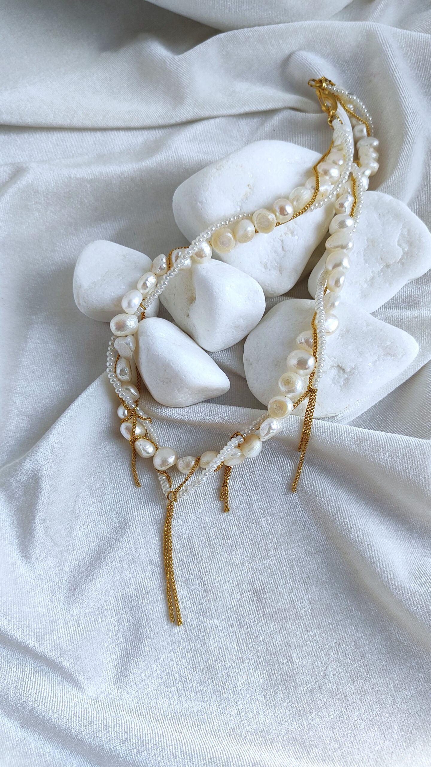 Suktas upinių perlų vėrinys