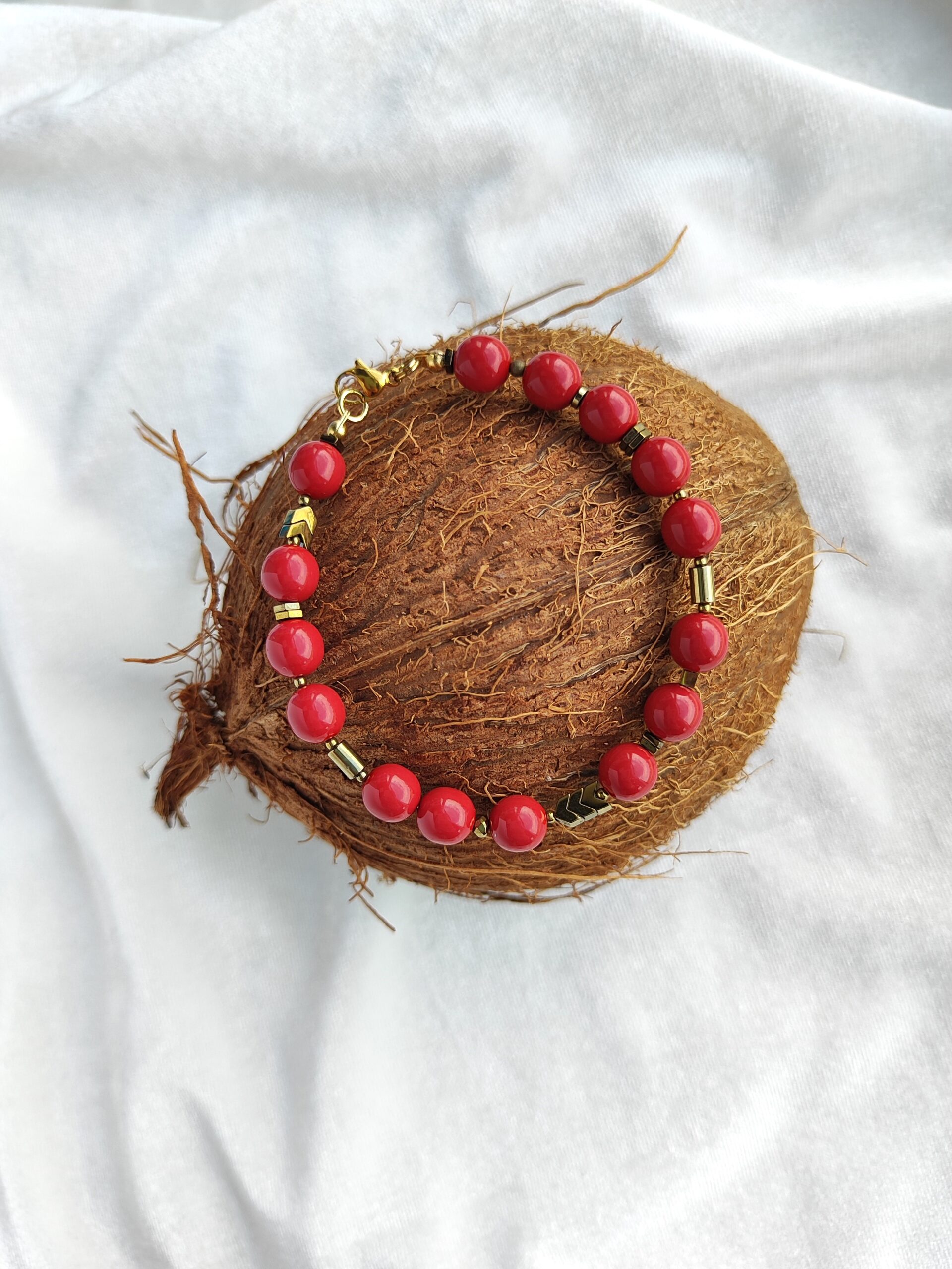 Perlų ir hematito apyrankė