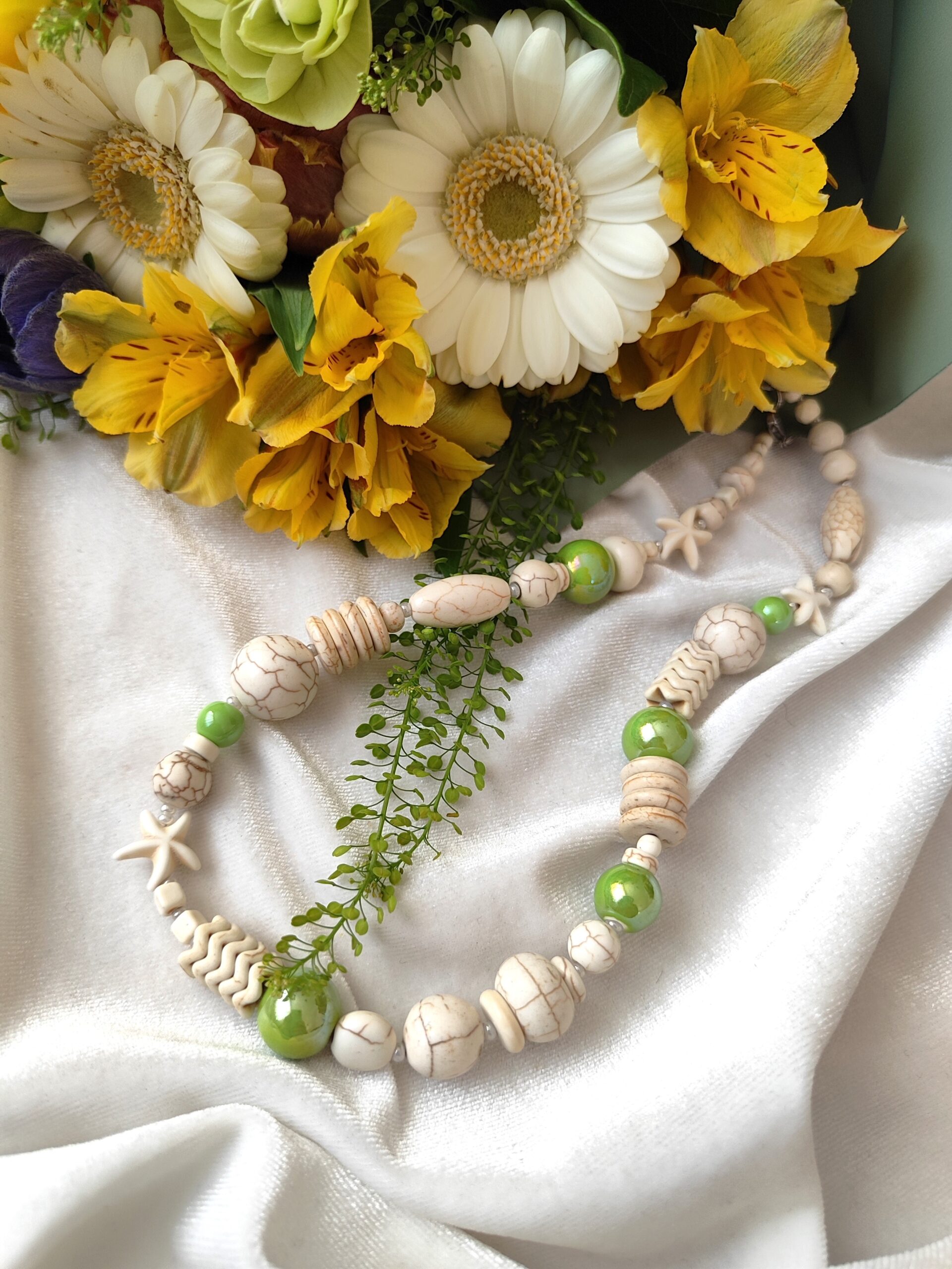 Žalsvos keramikos ir hovlito vėrinys